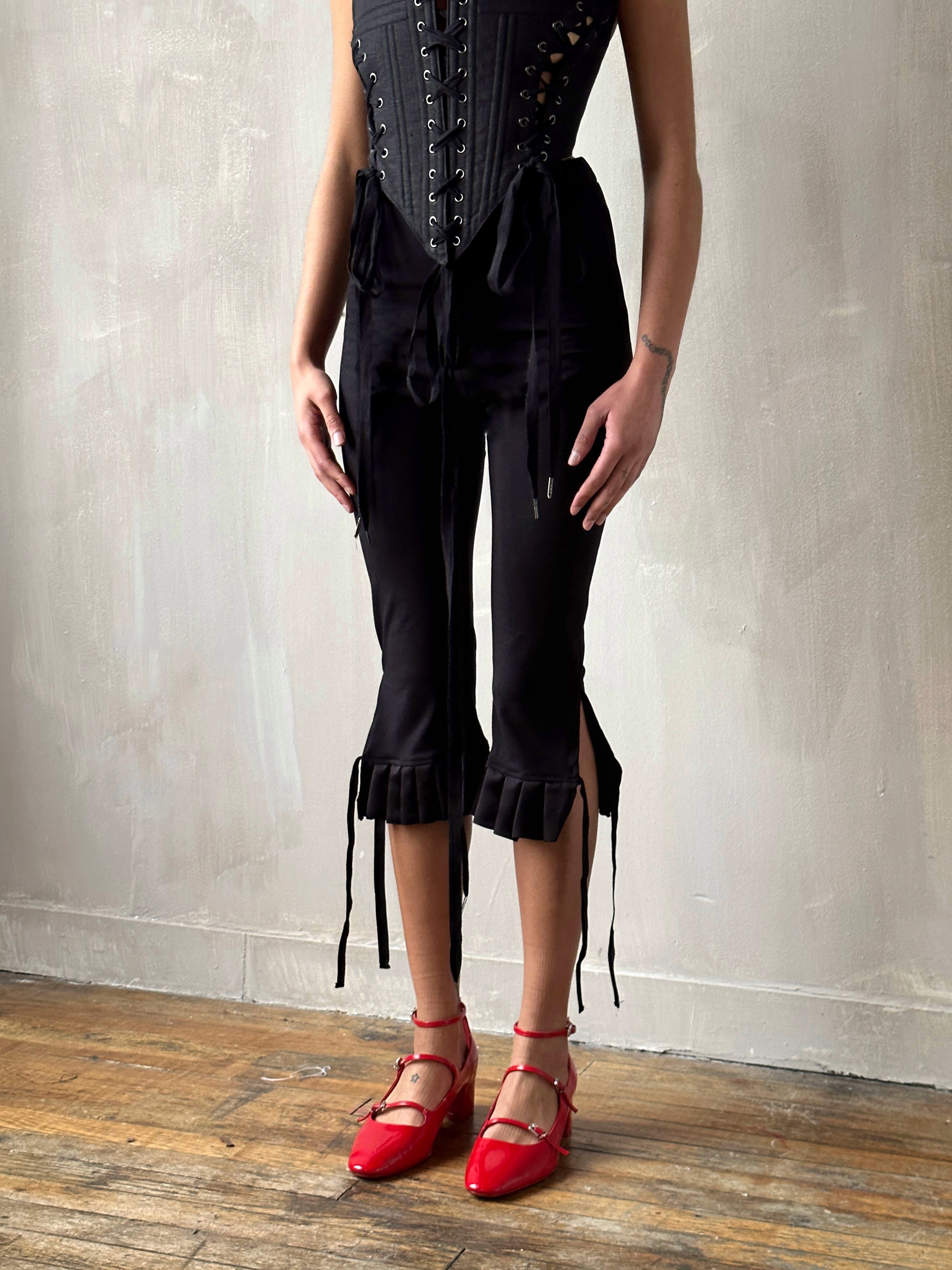 Capri Legging w/ Ruffle