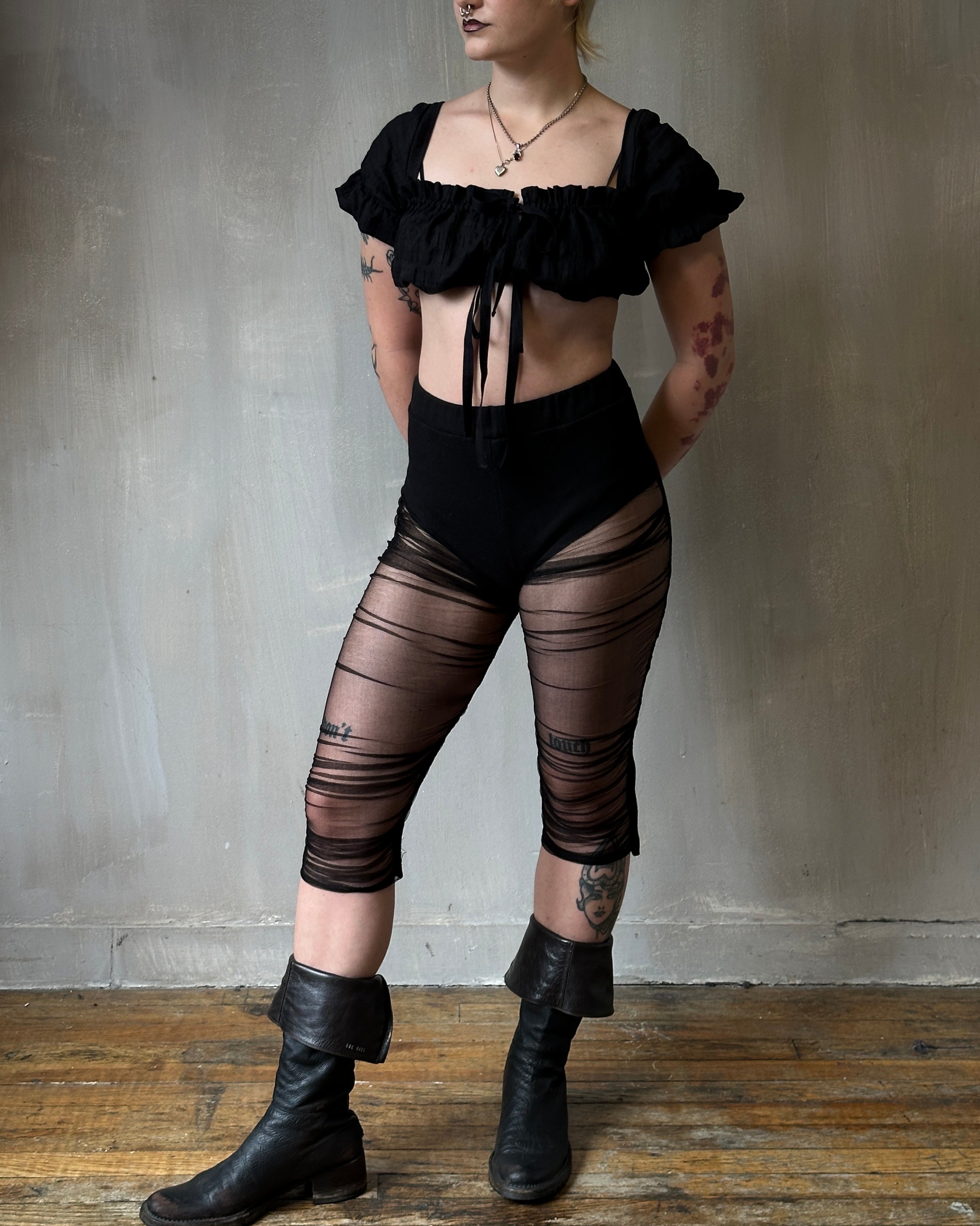Sample Sale: Chaos-Gathered Capri Leggings (size I)