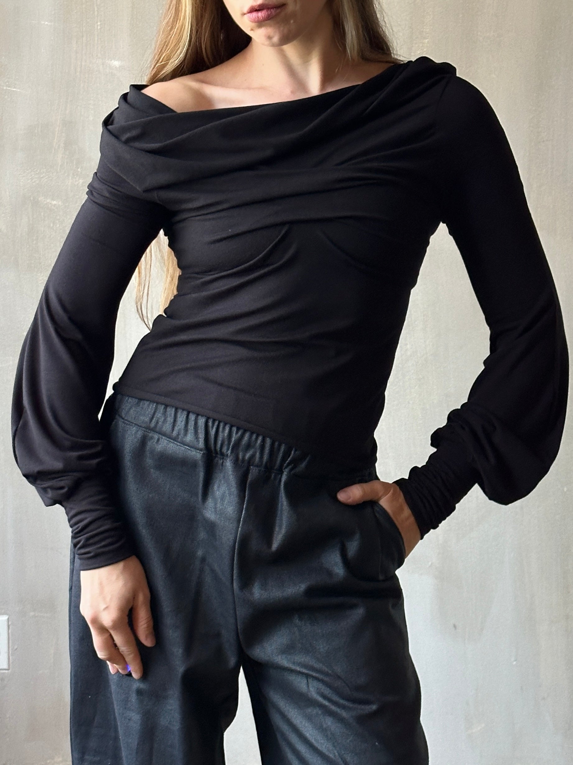 FW25: "Undulate" Reversible Top w/ Hourglass Sleeve in Black (Pre-Order)