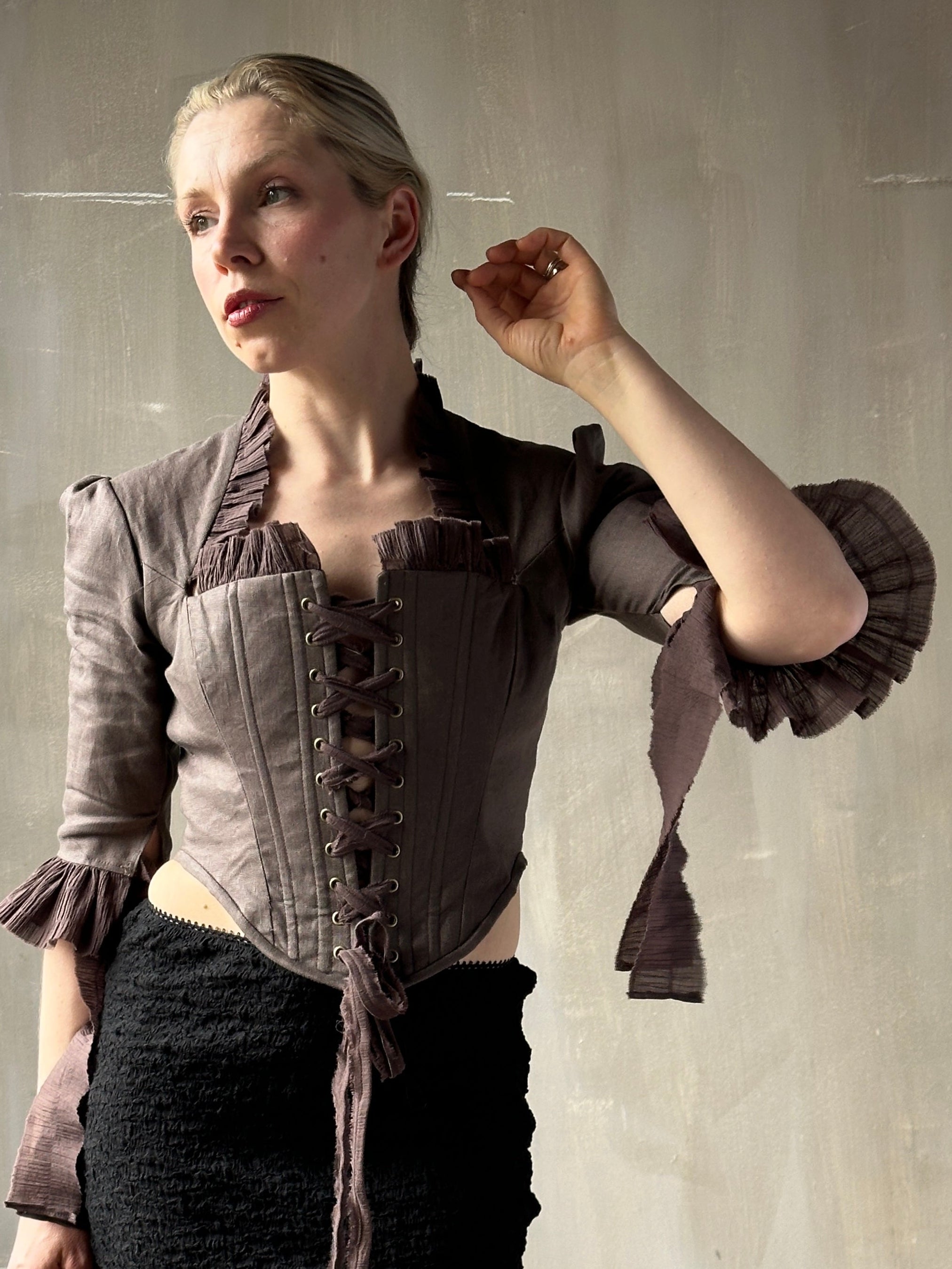 Spring '26: Pastorale Bodice in Mauve Earth Linen (Pre-Order, Limited Edition)