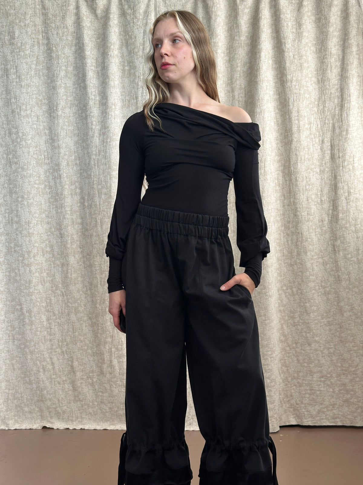 FW '26: "Undulate" Reversible Top w/ Hourglass Sleeve in Black (Pre-Order)