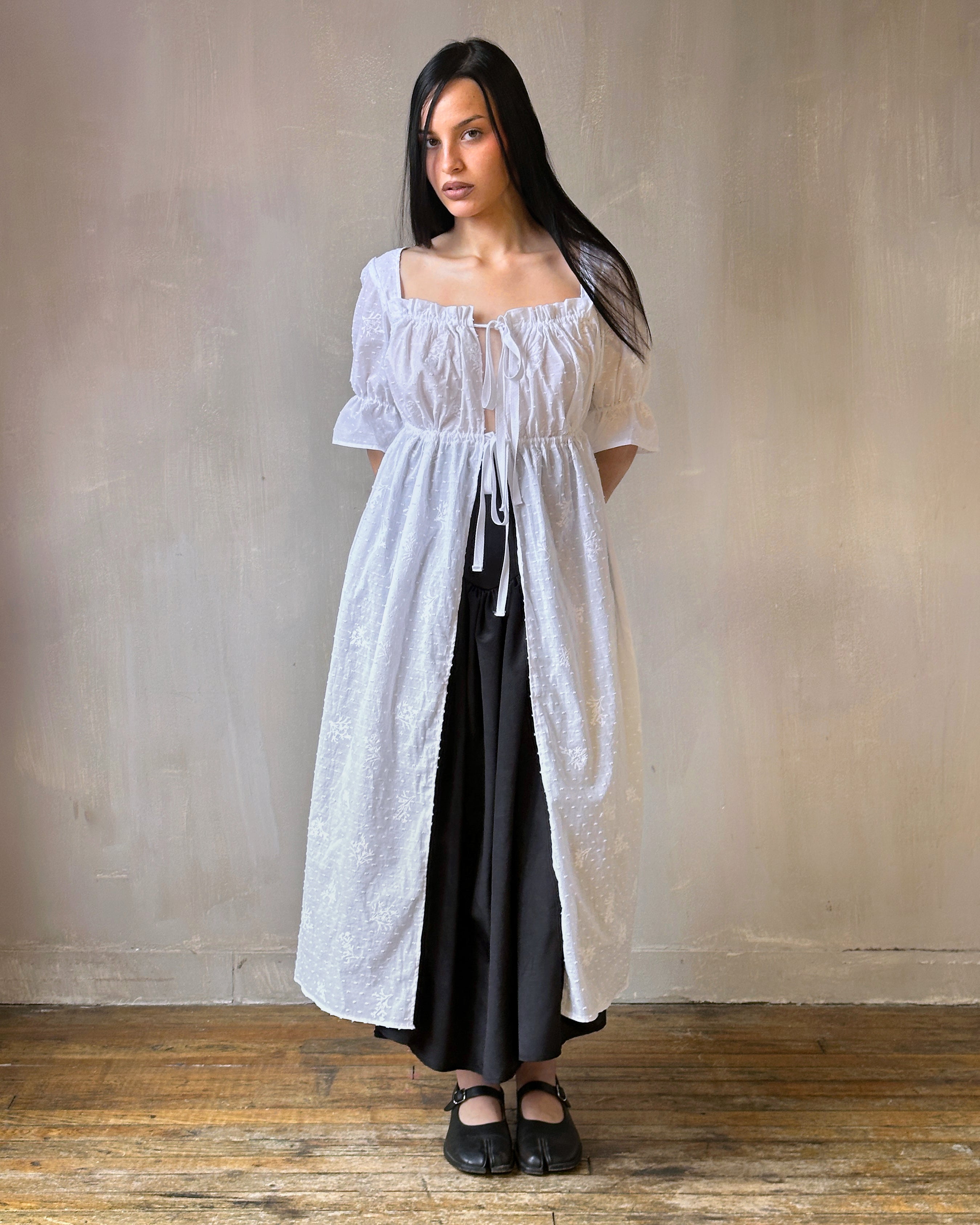 Chemise de la Reine Duster in white broderie