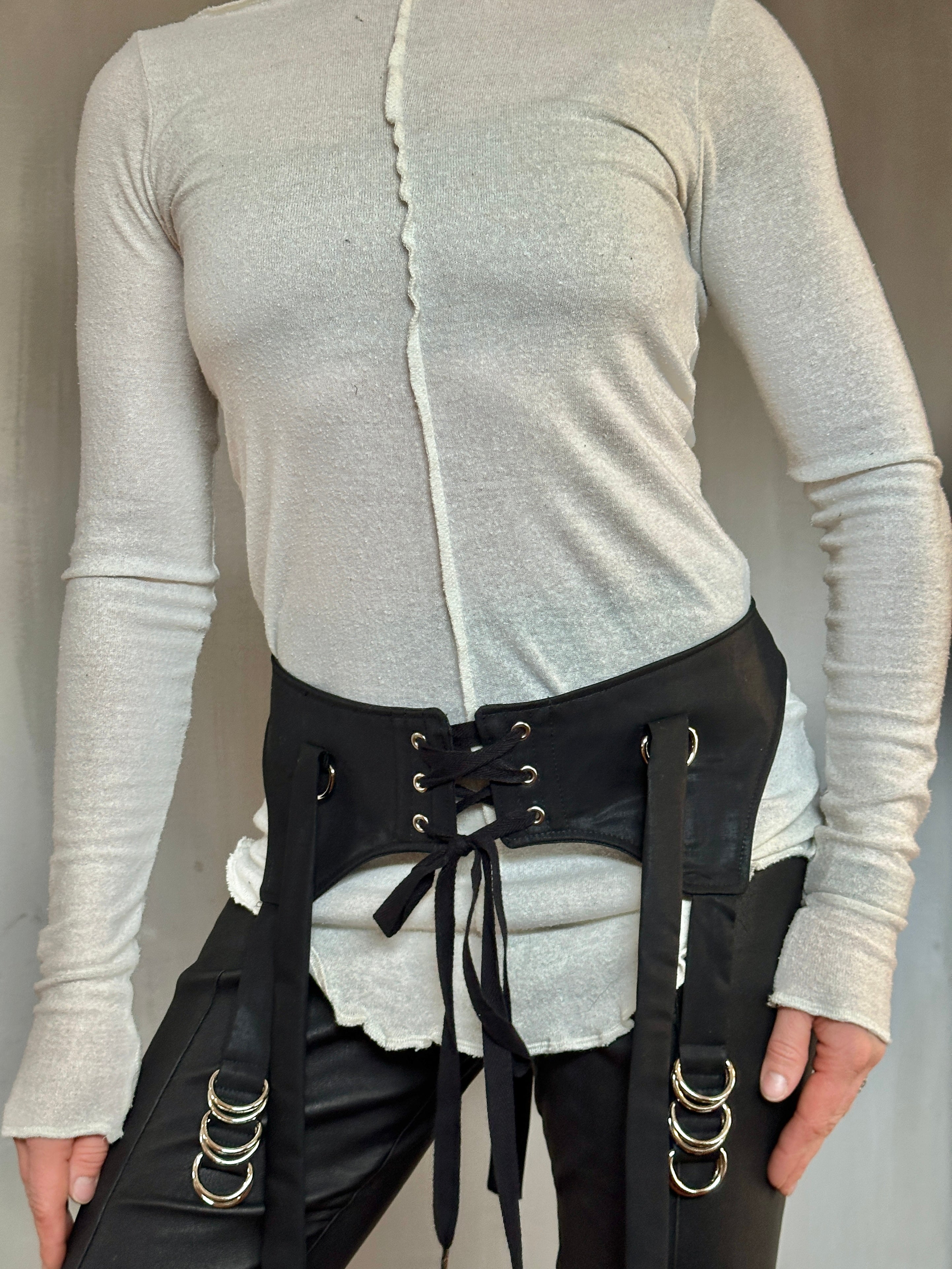 Sample Sale: Garter Belt for Skirts in Wool Sateen (Size I)