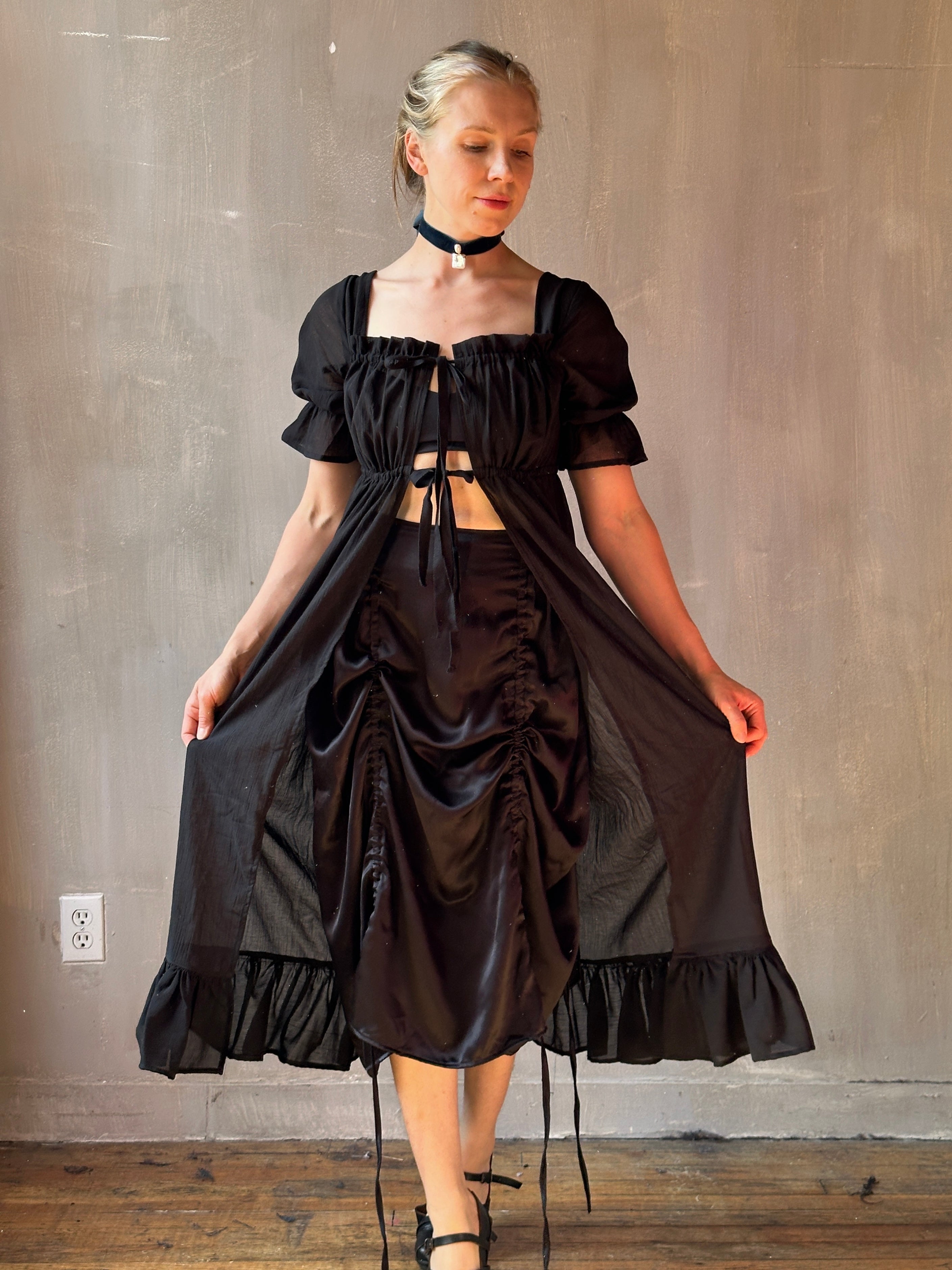 Chemise de la Reine Duster in Black Voile