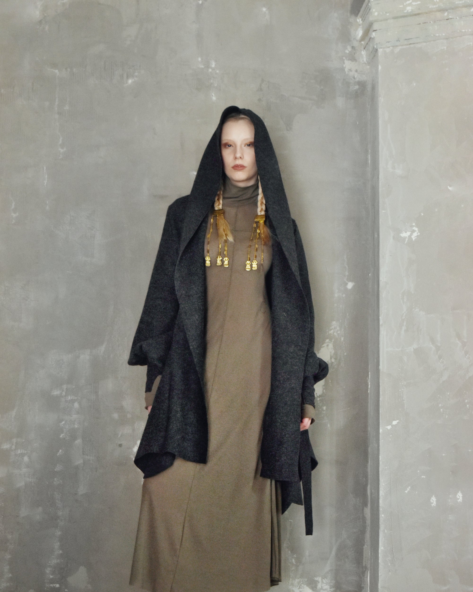 Sample Sale: Tournure Coat in Pure Wool (Dark Heather Grey, Size II)