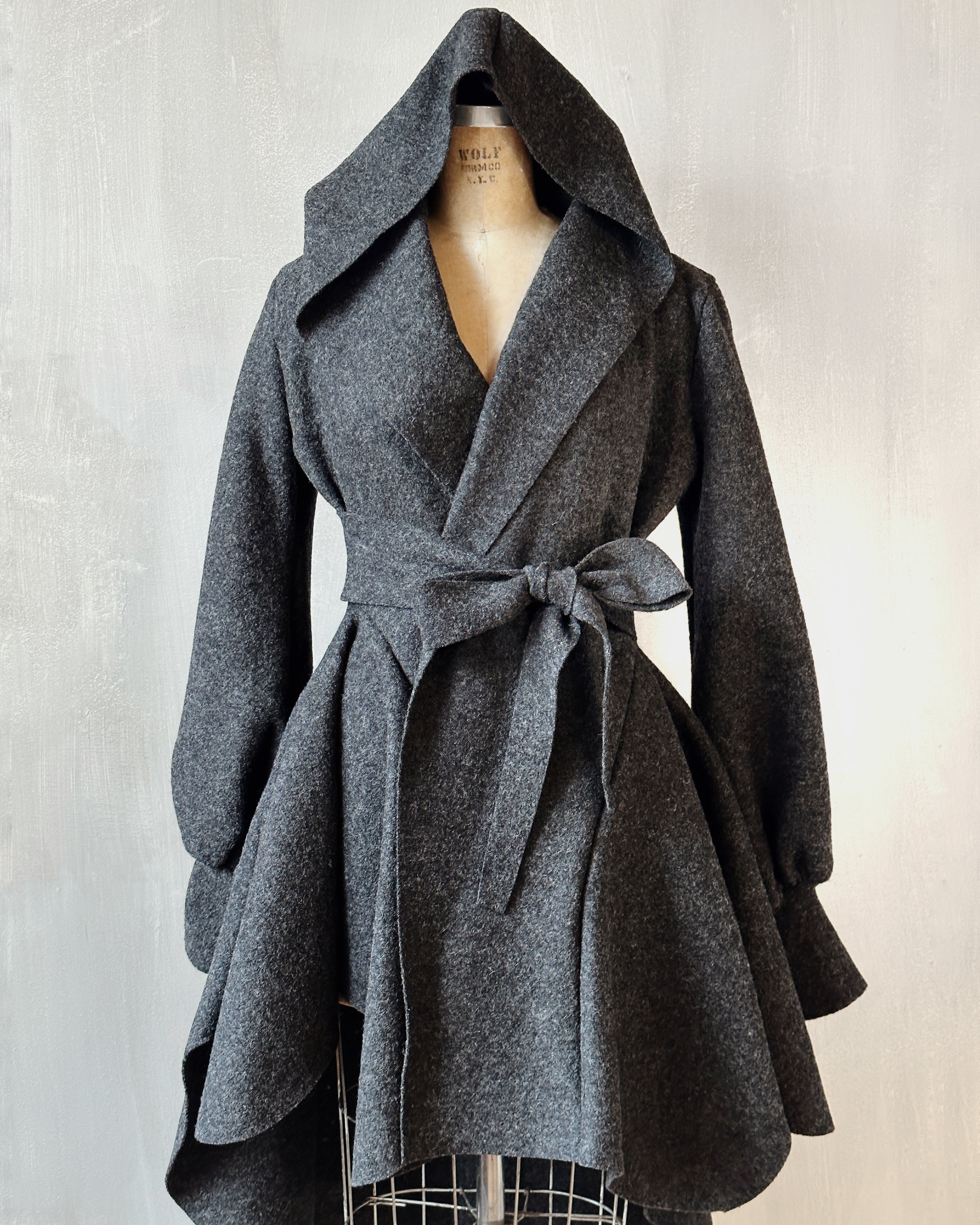 Tournure Coat in Pure Wool (Dark Heather Grey, Unlined)