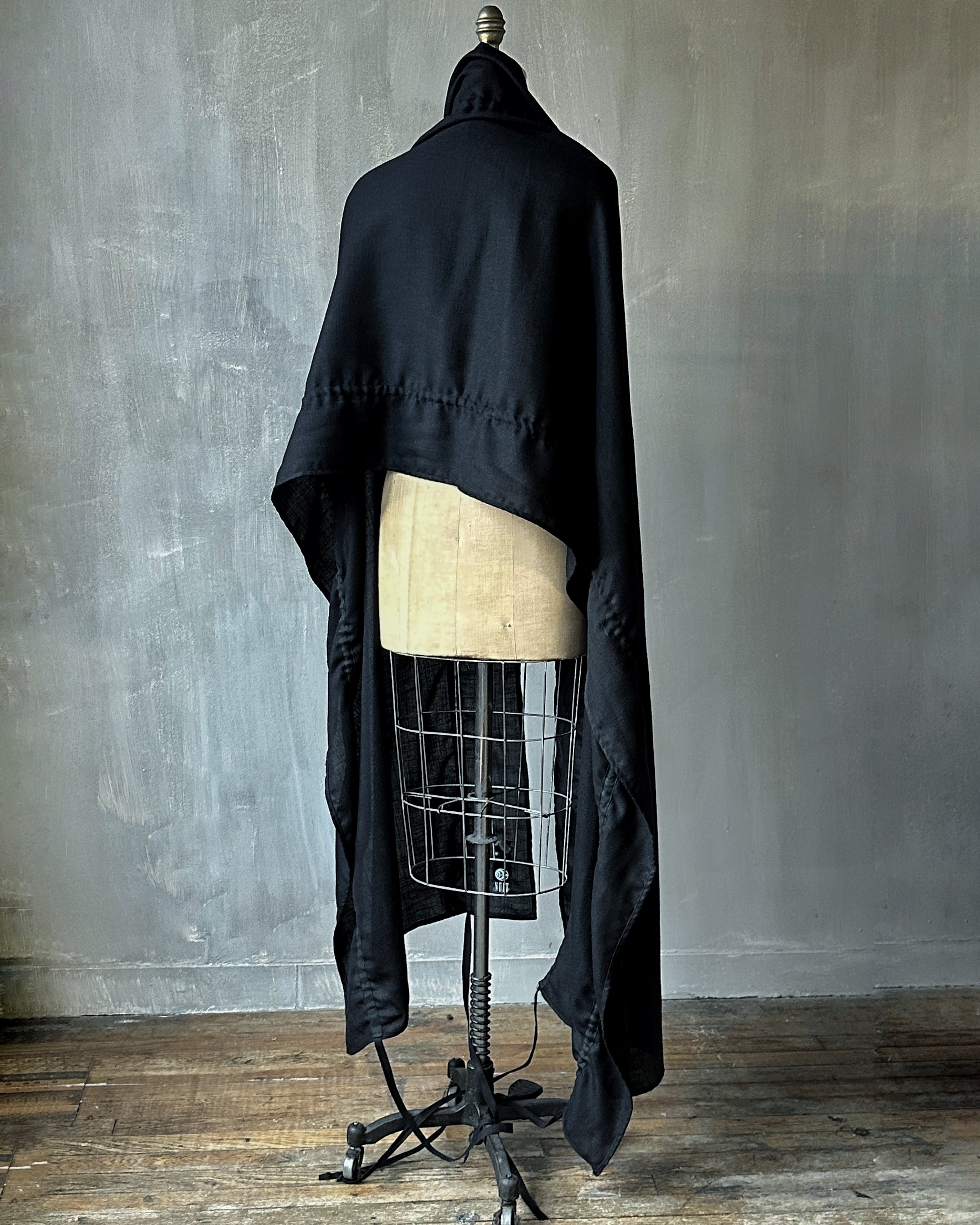 Black Drawstring Shawl in Wool (Limited Edition)