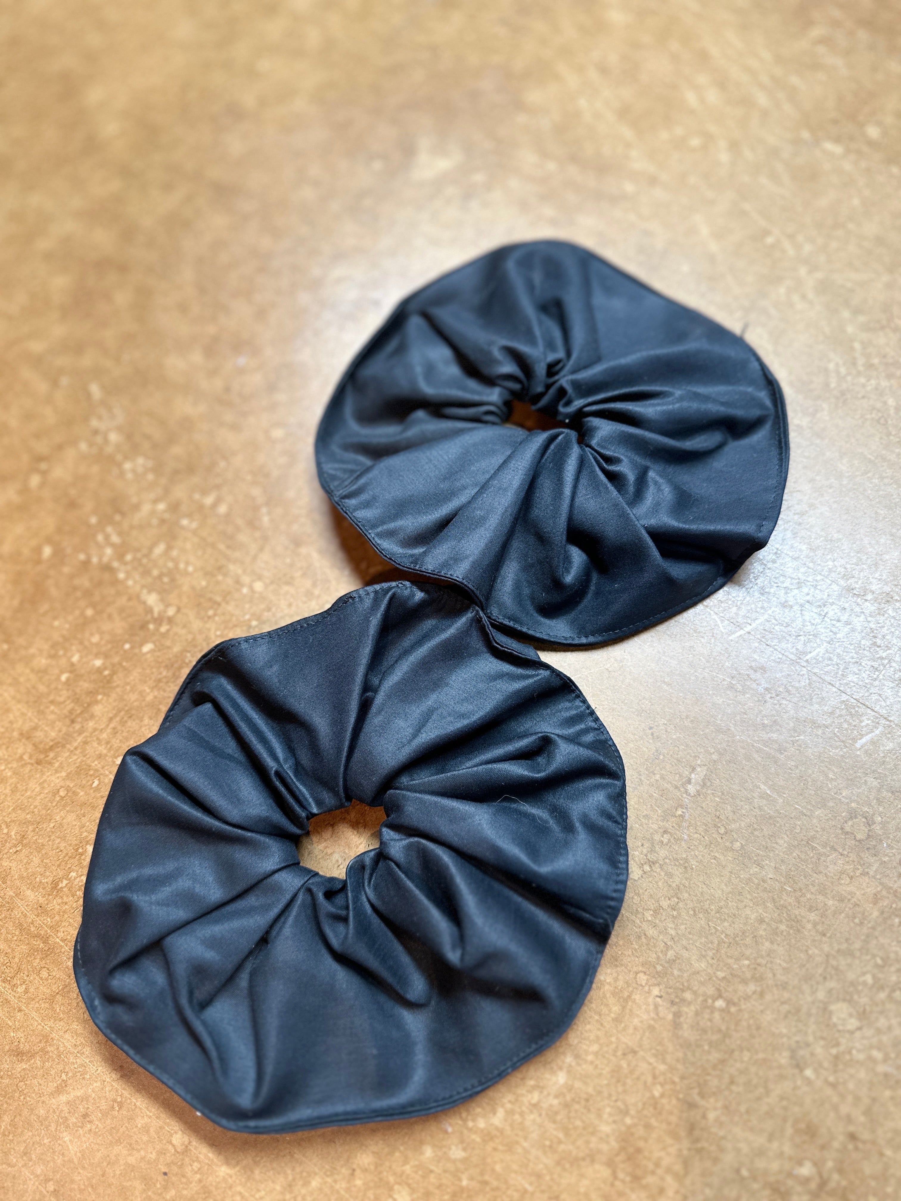 Sample Sale: Oversized Scrunchie
