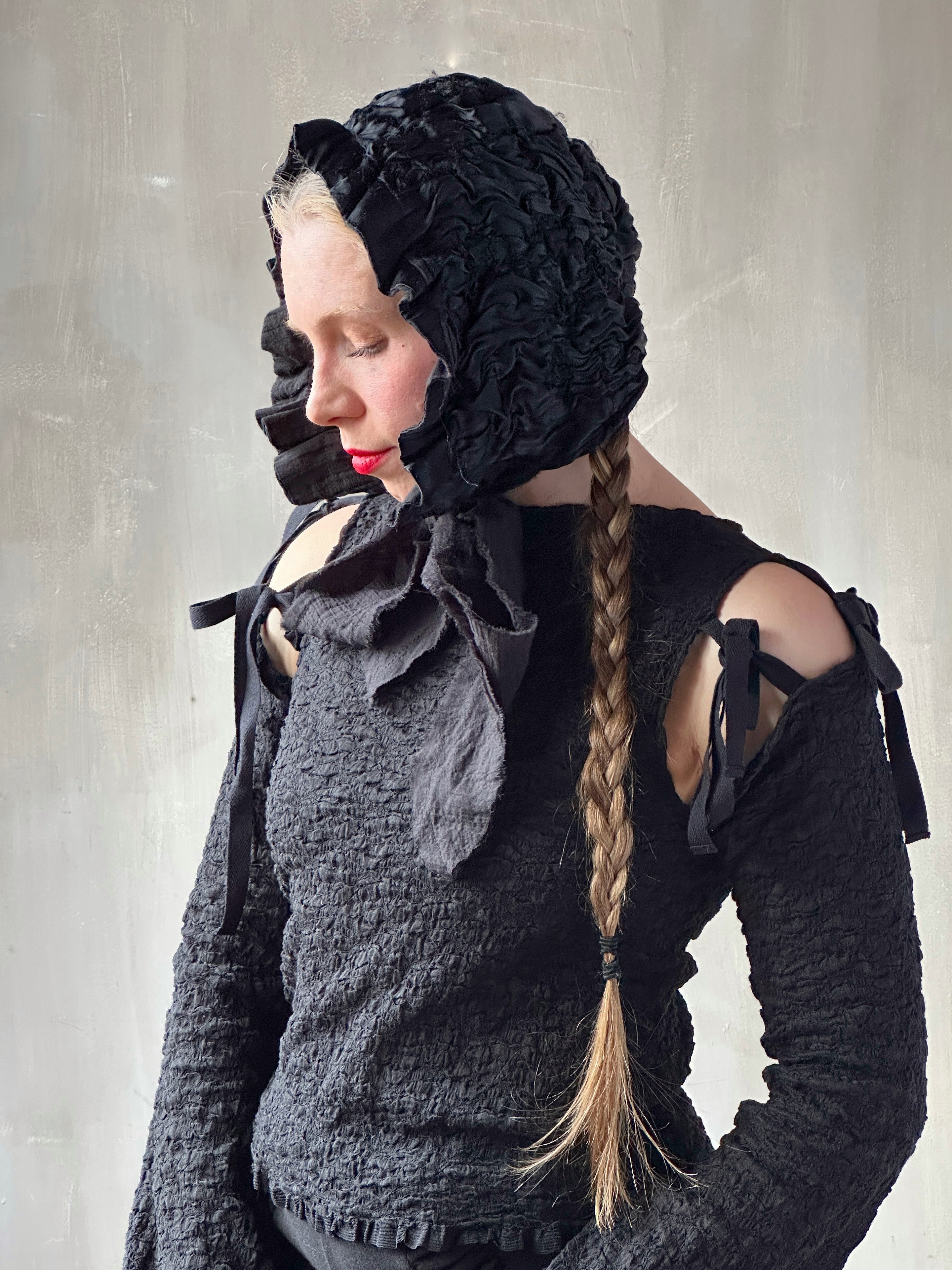 Winter '26: Detached Sleeve Top in Textured Black Cotton (Pre-Order)