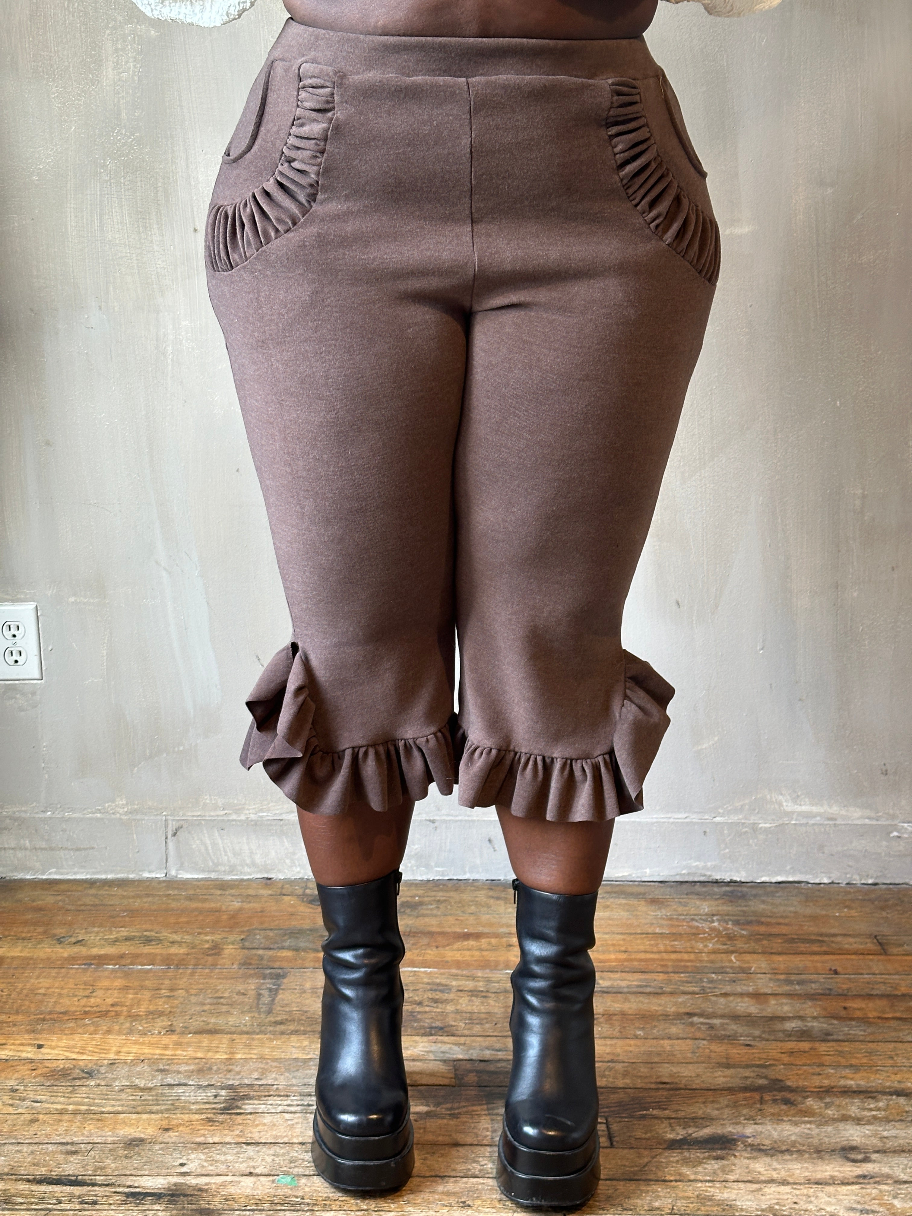 Winter '26: Gathered Pocket Capri in Fawn-Brown Brushed Cotton (Pre-Order)