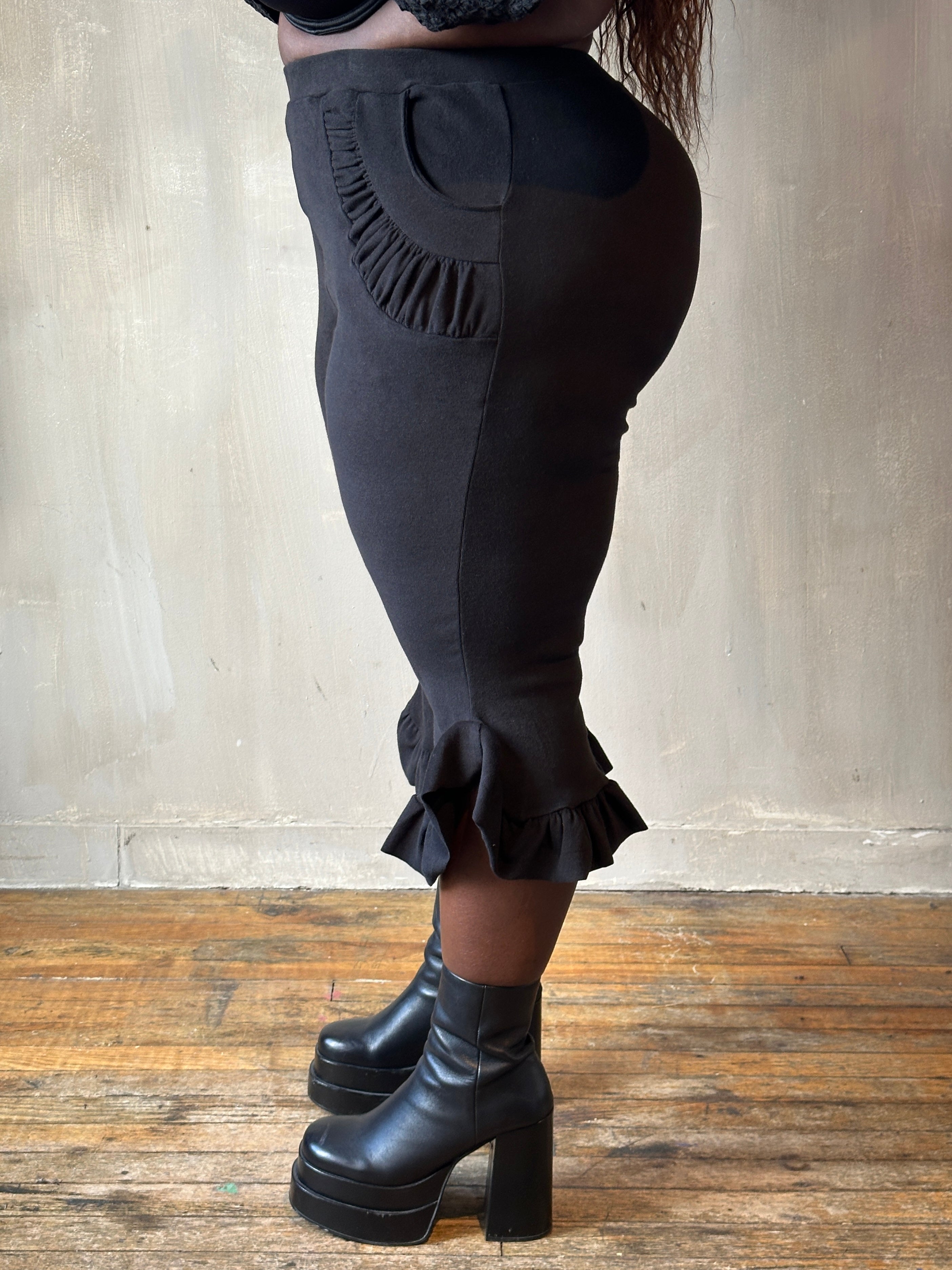 Sample Sale: Gathered Pocket Capri in Black Brushed Cotton (Size VI)