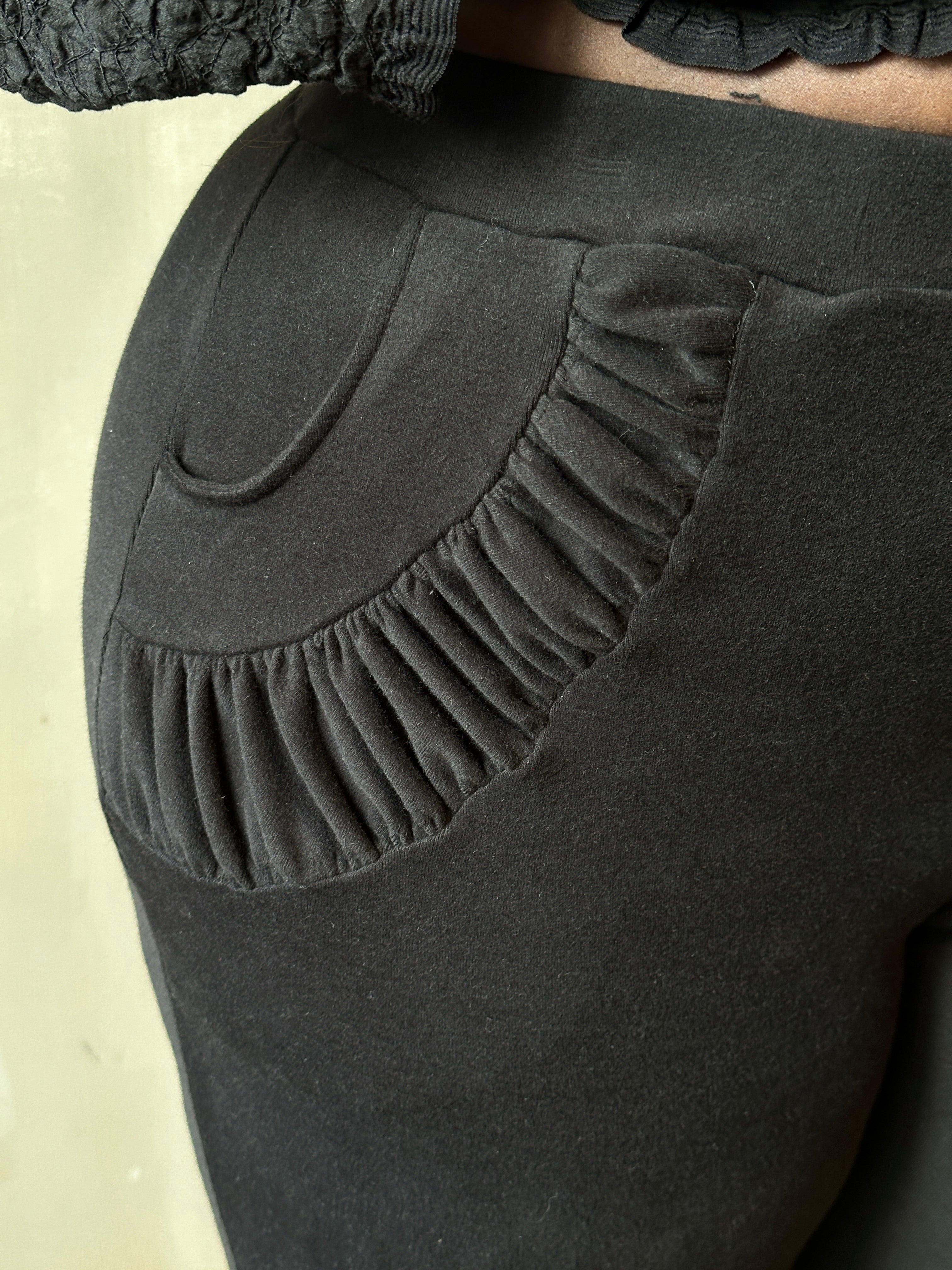 Sample Sale: Gathered Pocket Capri in Black Brushed Cotton (Size VI)