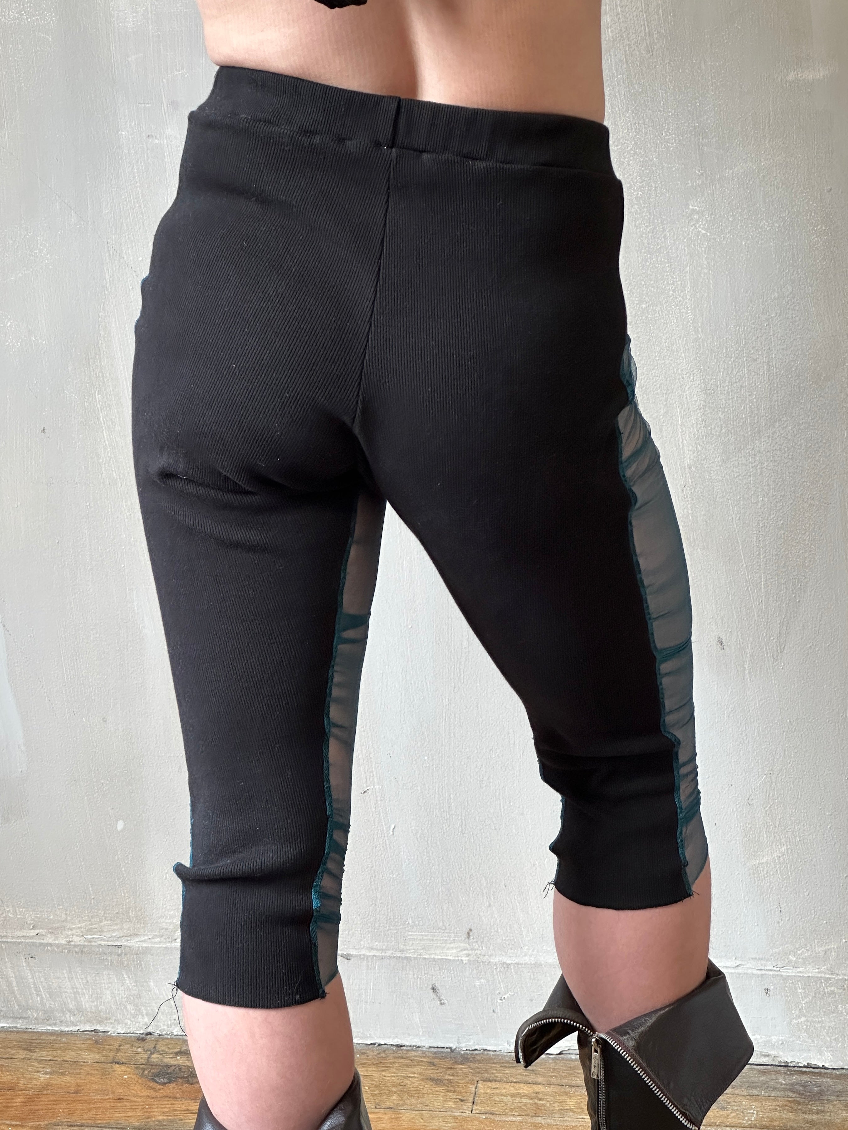 Sample Sale: Chaos-Gathered Capri Leggings w/ Teal (Size I)