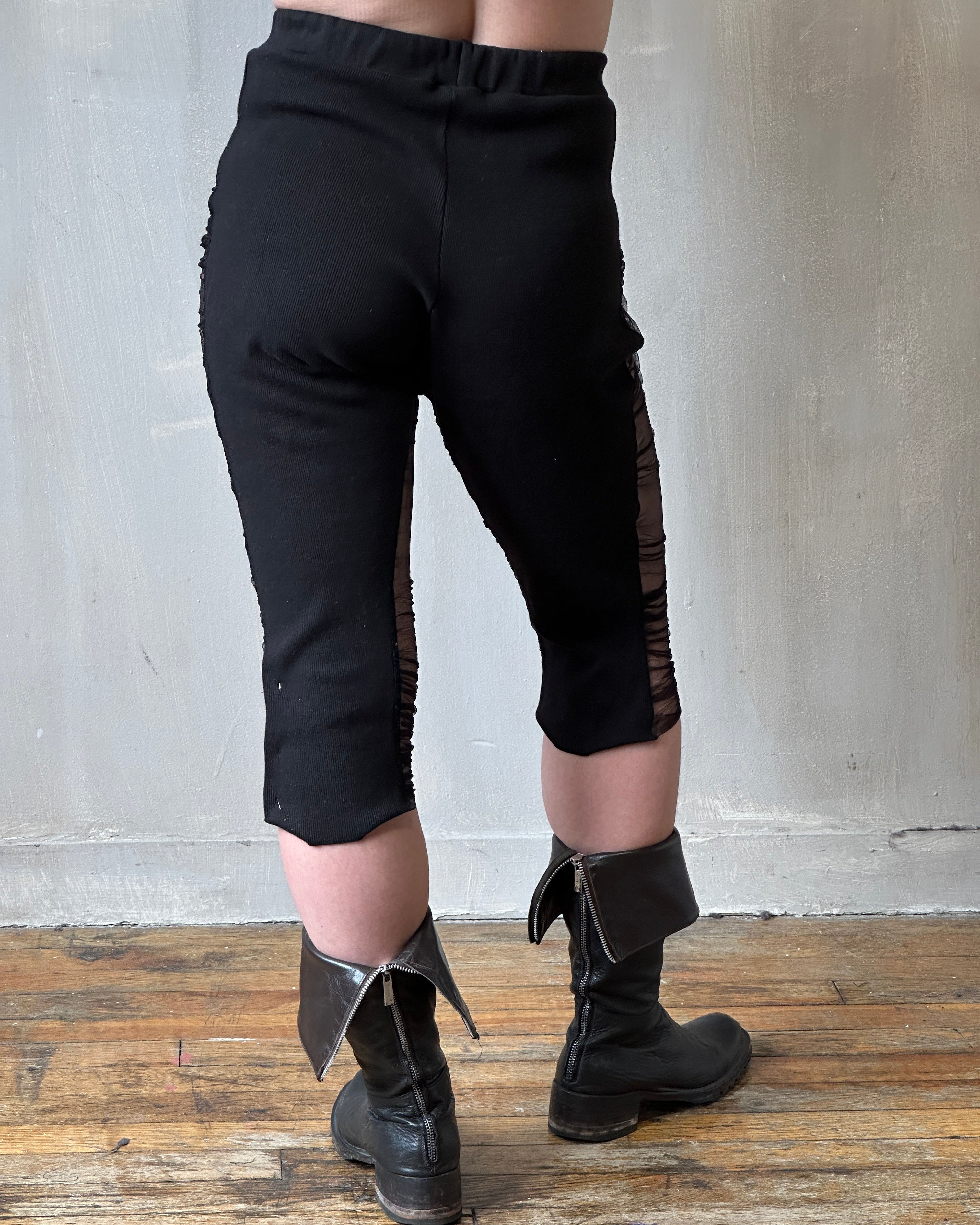 Sample Sale: Chaos-Gathered Capri Leggings (size I)
