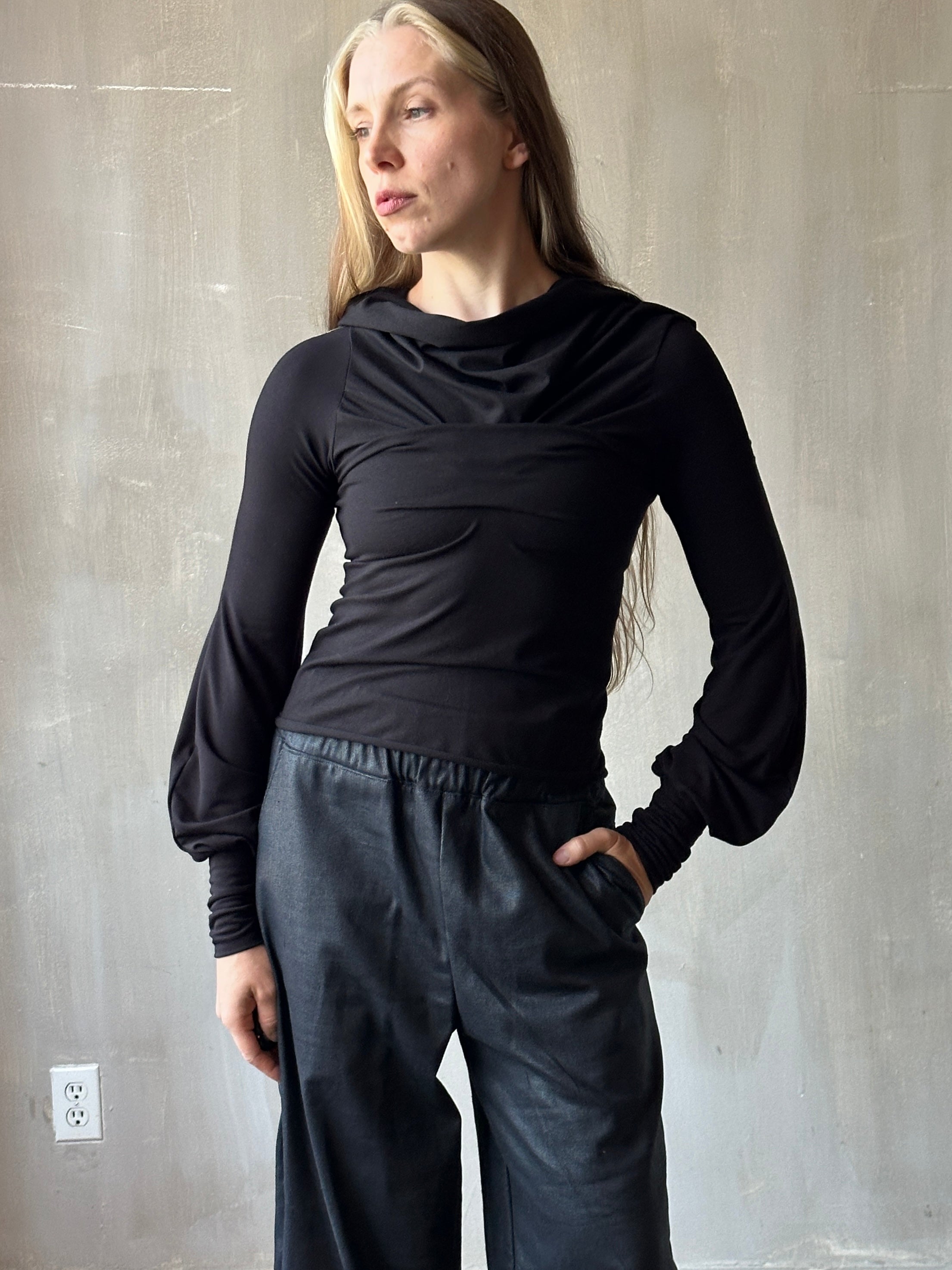 FW25: "Undulate" Reversible Top w/ Hourglass Sleeve in Black (Pre-Order)
