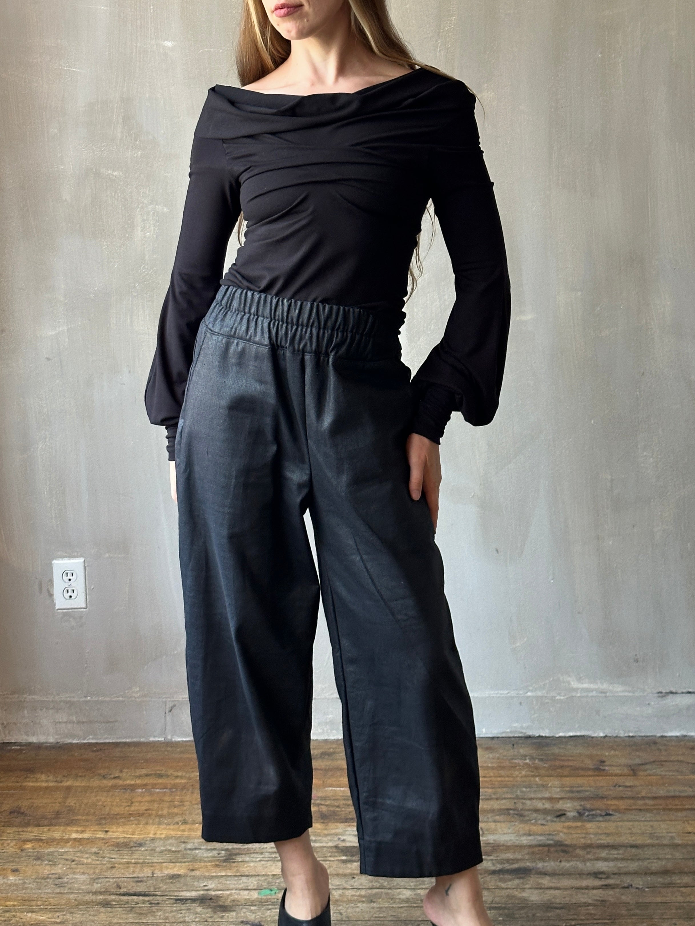 FW25: "Undulate" Reversible Top w/ Hourglass Sleeve in Black (Pre-Order)