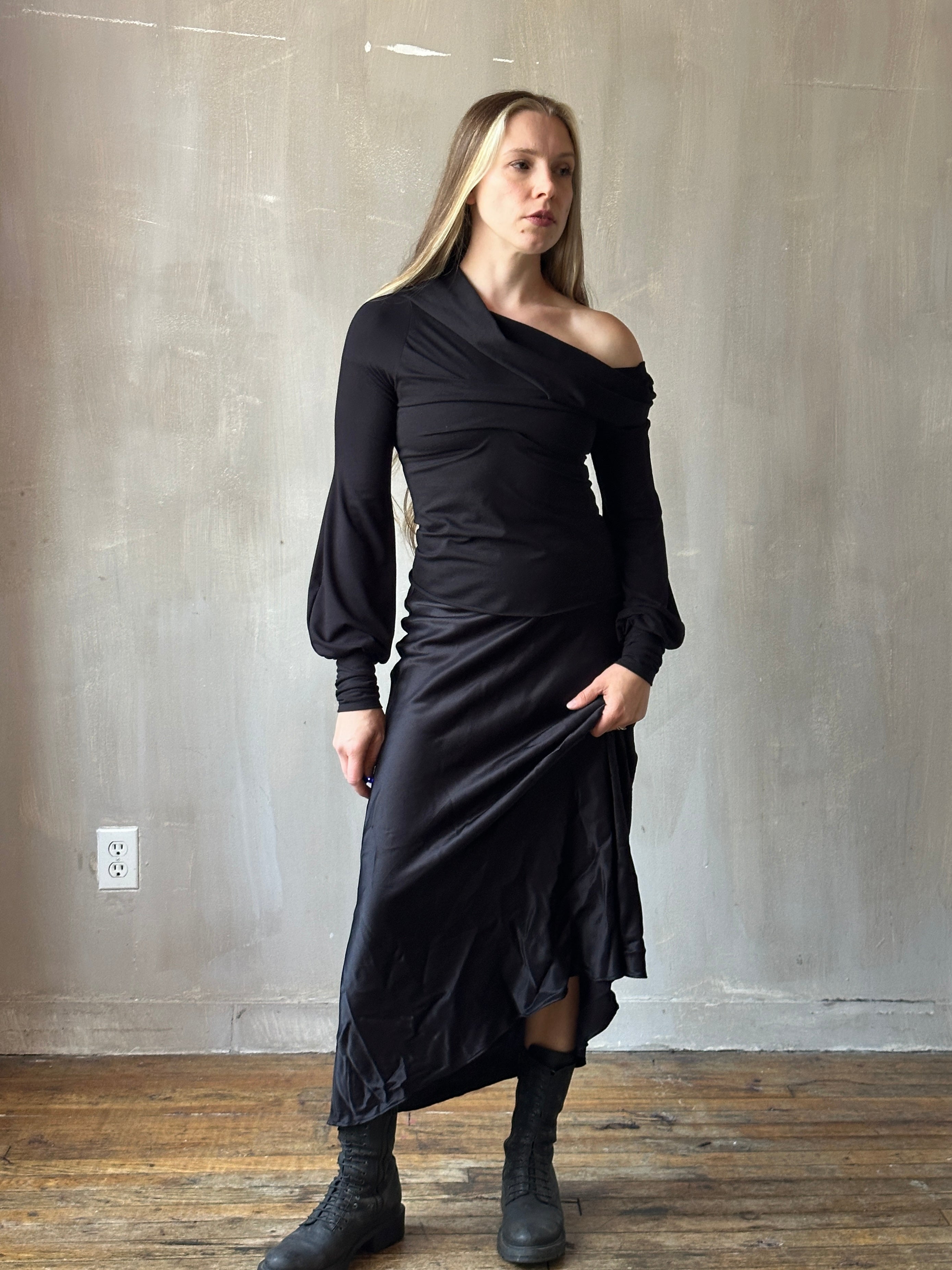 FW25: "Undulate" Reversible Top w/ Hourglass Sleeve in Black (Pre-Order)