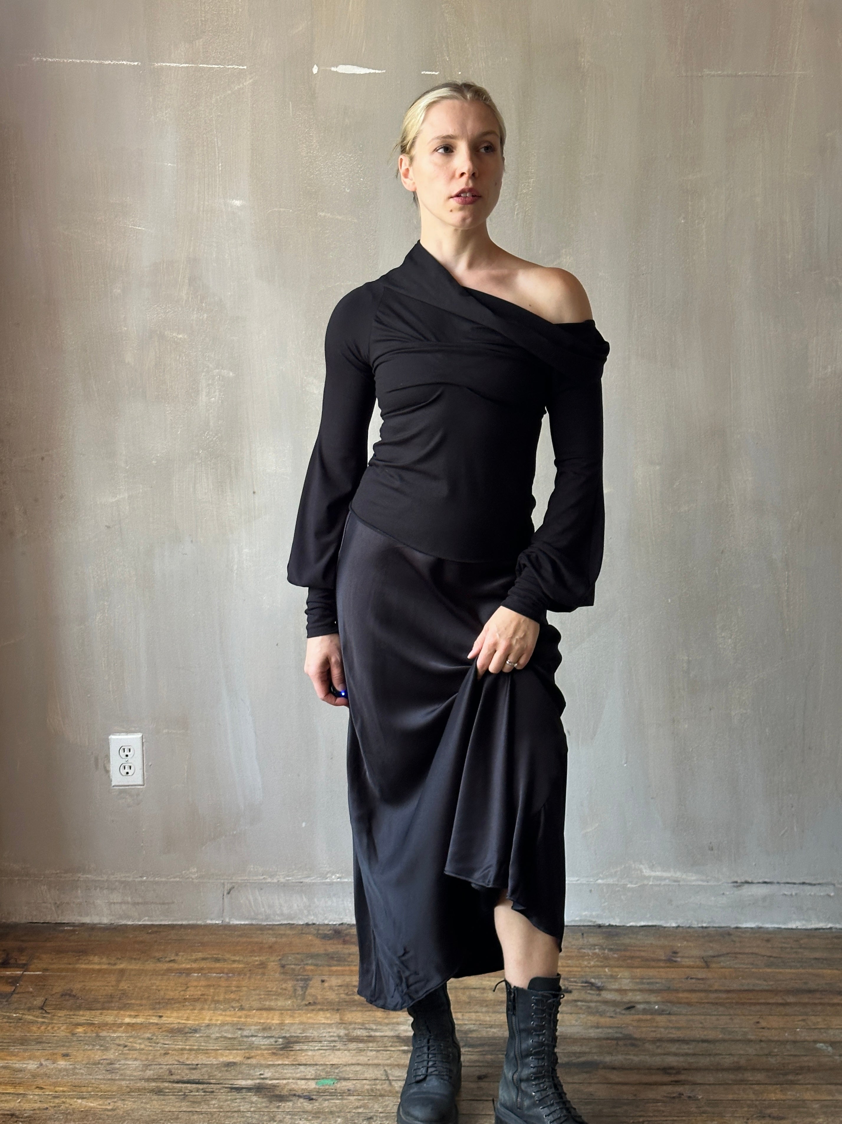 FW25: "Undulate" Reversible Top w/ Hourglass Sleeve in Black (Pre-Order)