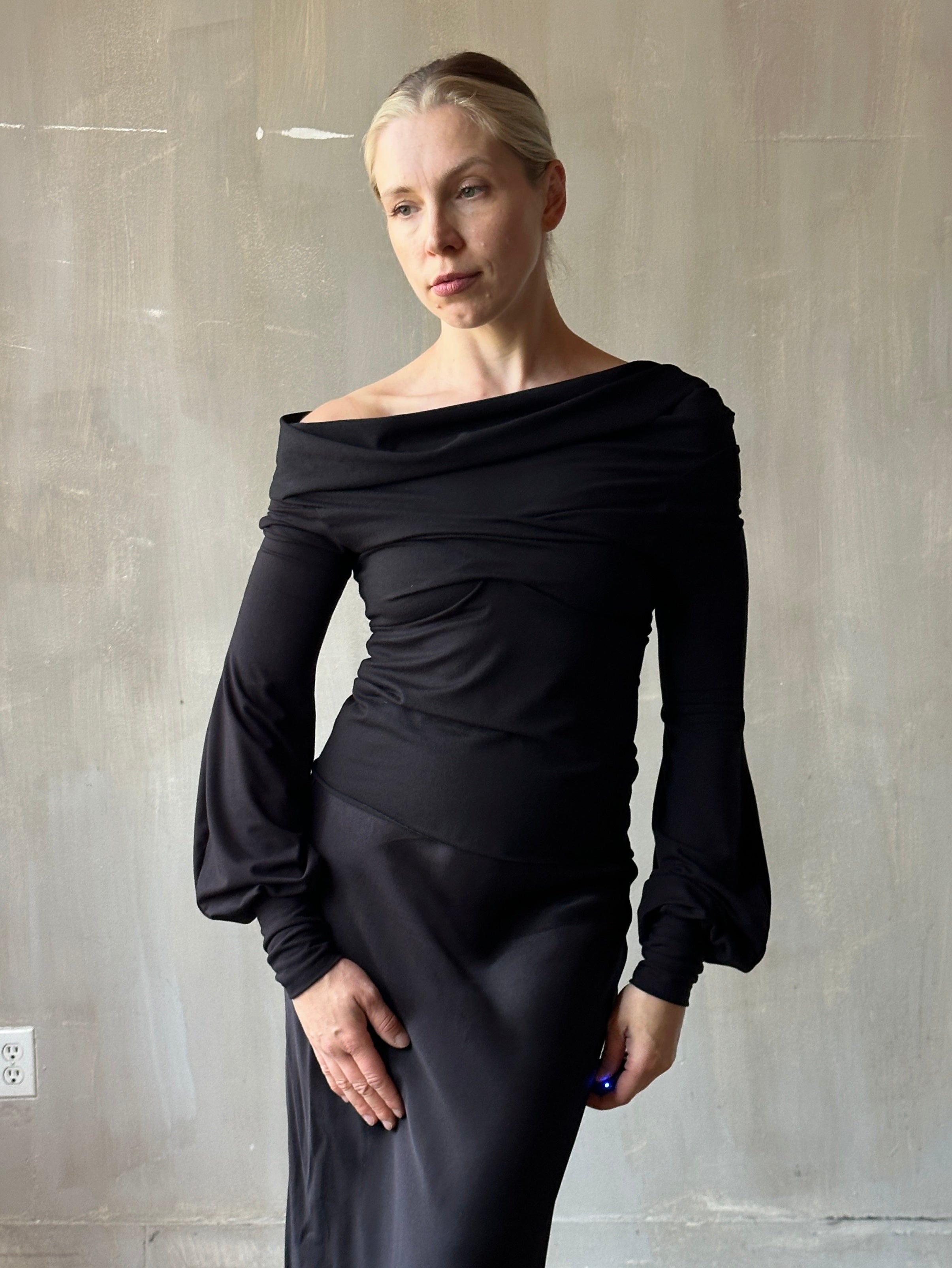 FW25: "Undulate" Reversible Top w/ Hourglass Sleeve in Black (Pre-Order)
