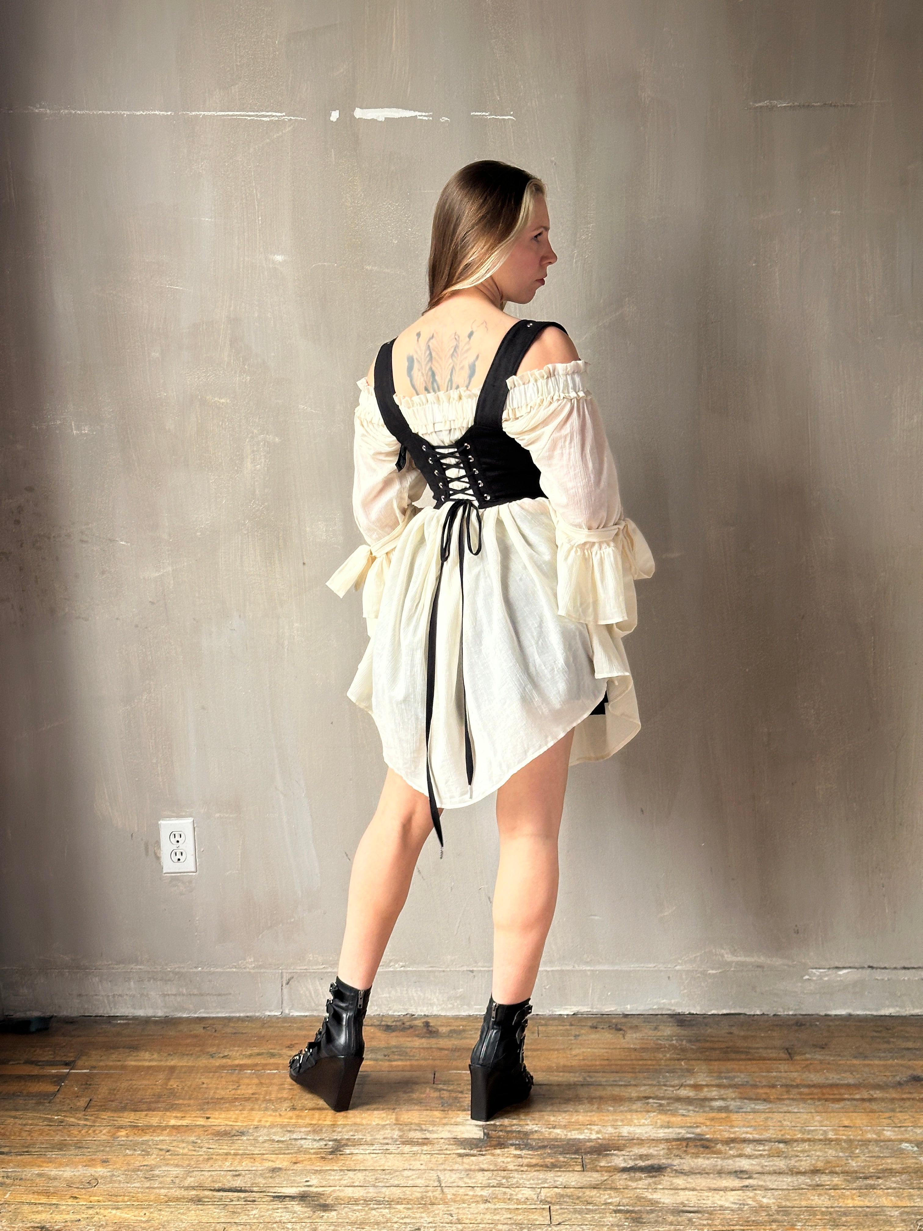 Sample Sale: Underbust Buckle Waspie in Black Linen (Size VI)