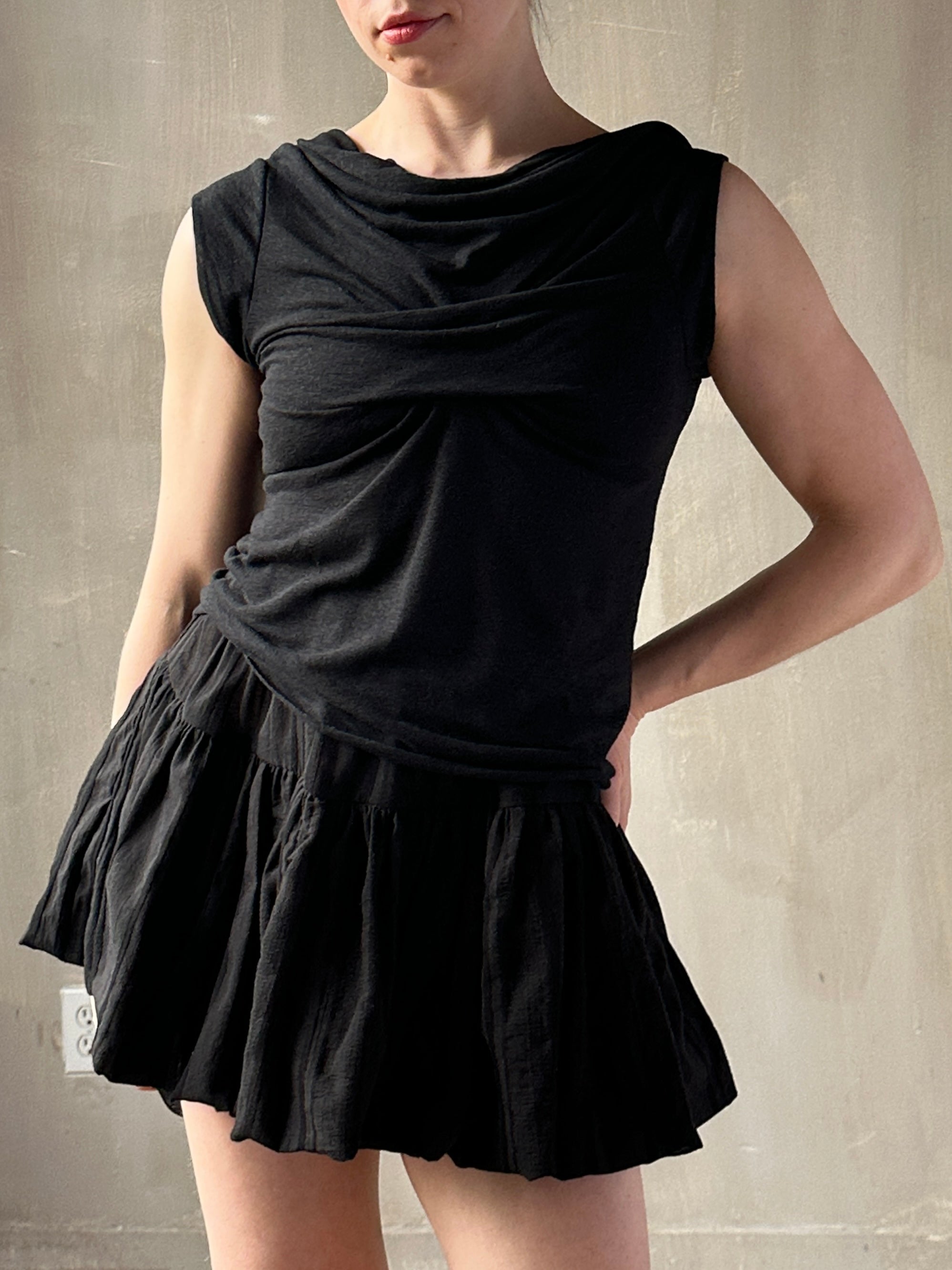 Spring '26: "Undulate" Reversible Top w/ Cap Sleeves in Black Linen Jersey (Pre-Order)