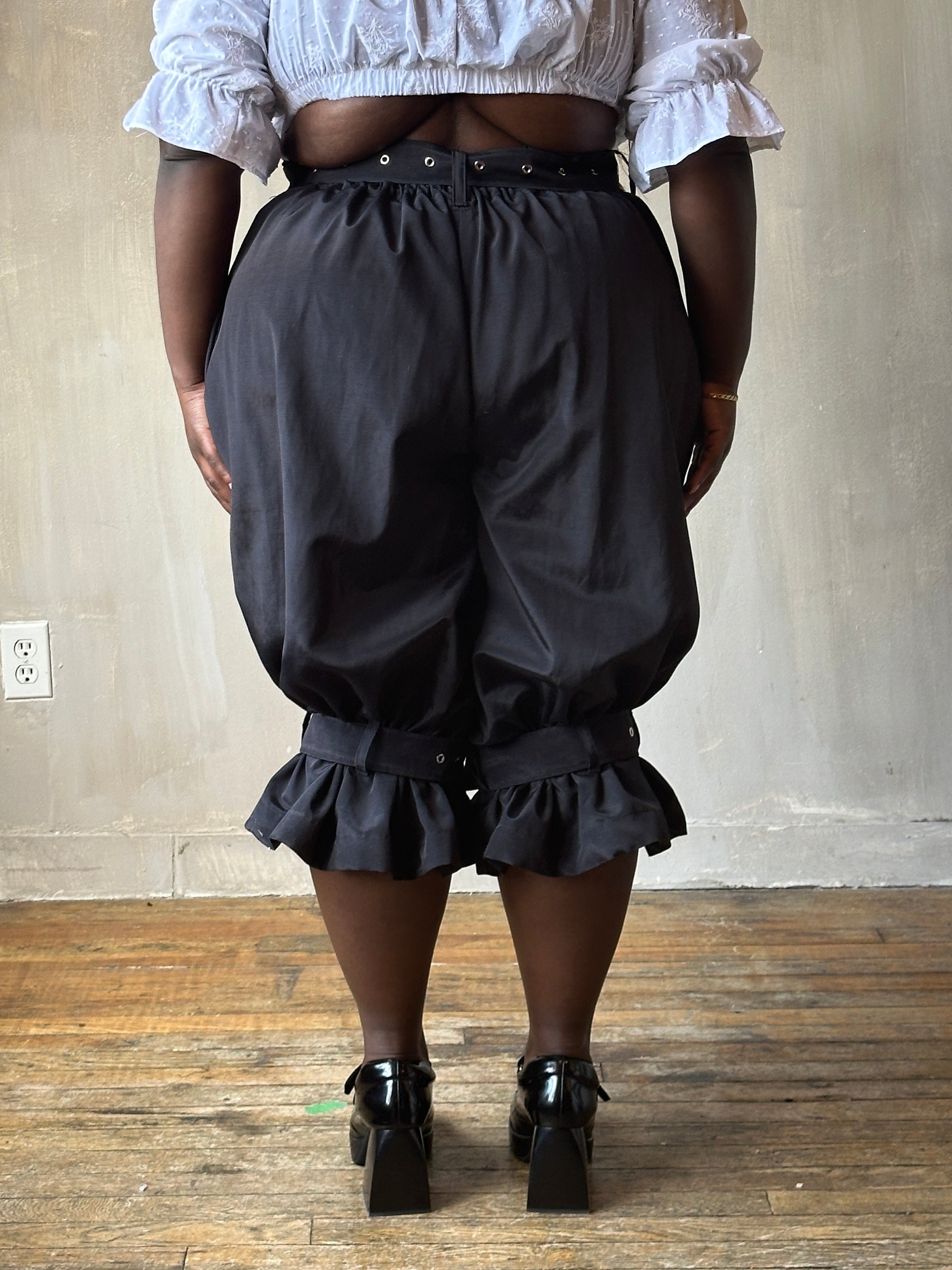 Spring '25: "pirate bloomers" with Belt and Leg Straps in Black Twill Taffeta (Pre-Order, limited Edition)