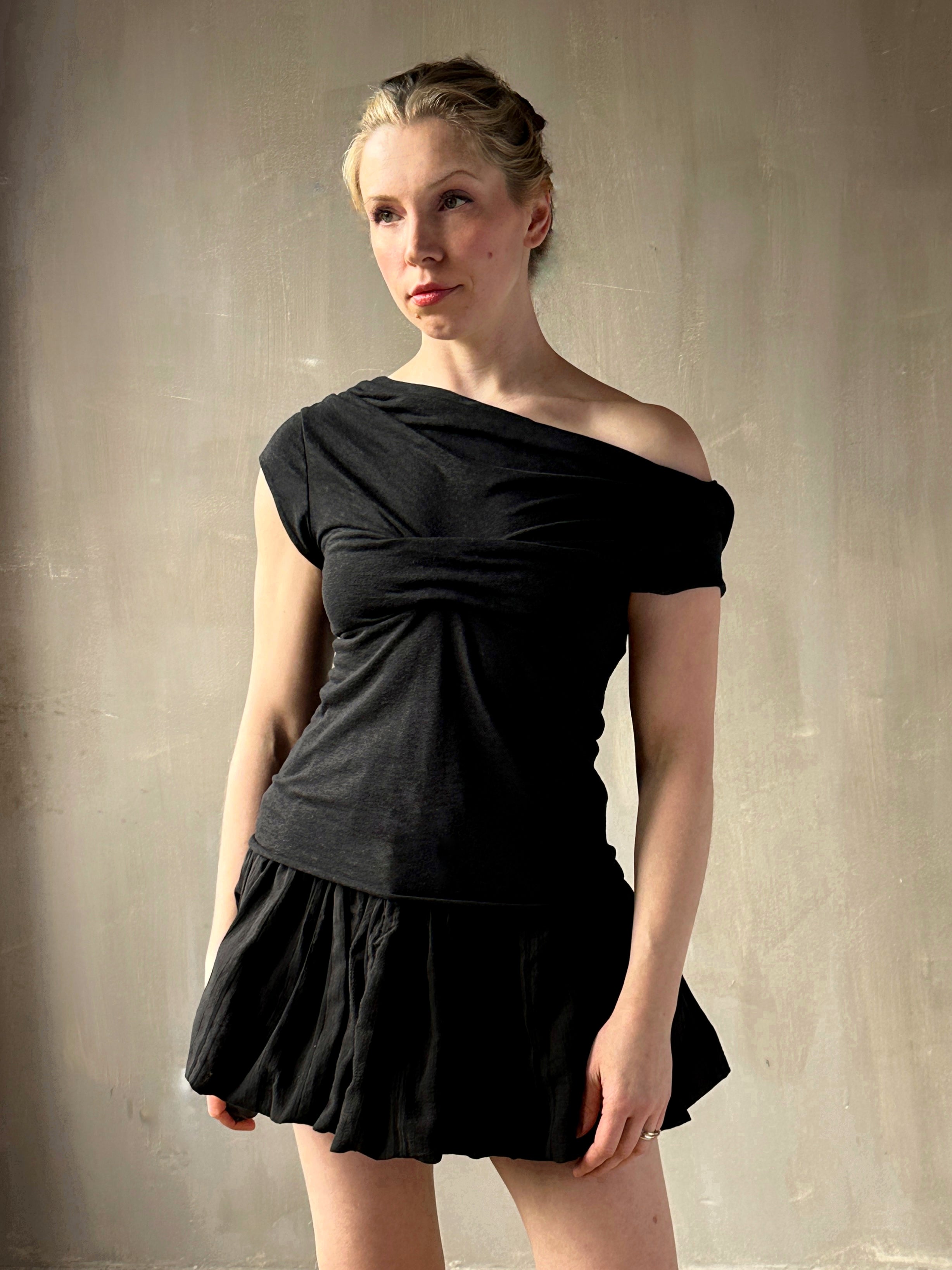 Spring '26: "Undulate" Reversible Top w/ Cap Sleeves in Black Linen Jersey (Pre-Order)