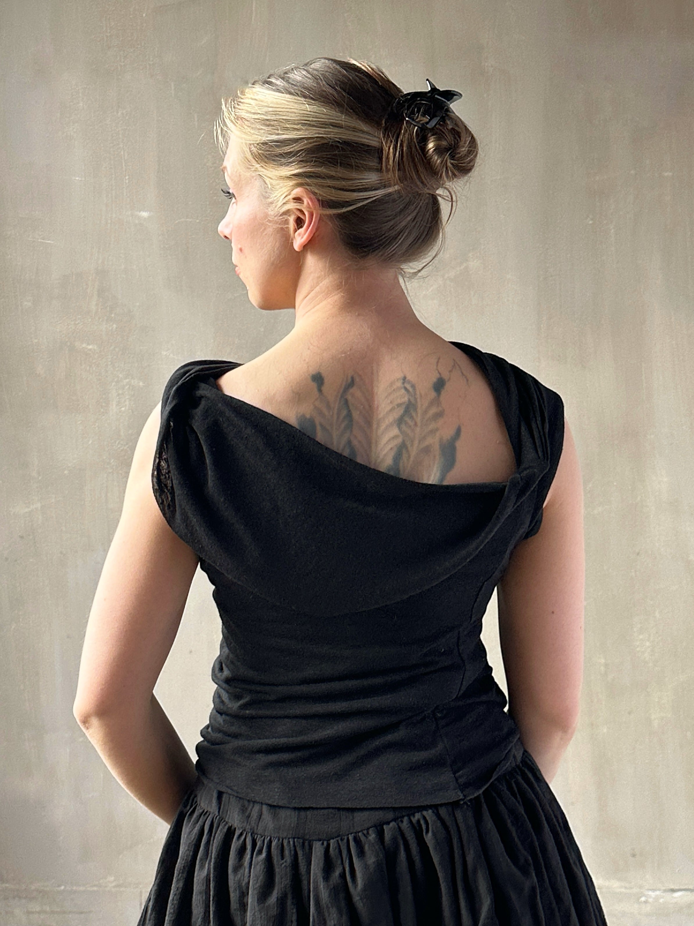 Spring '26: "Undulate" Reversible Top w/ Cap Sleeves in Black Linen Jersey (Pre-Order)