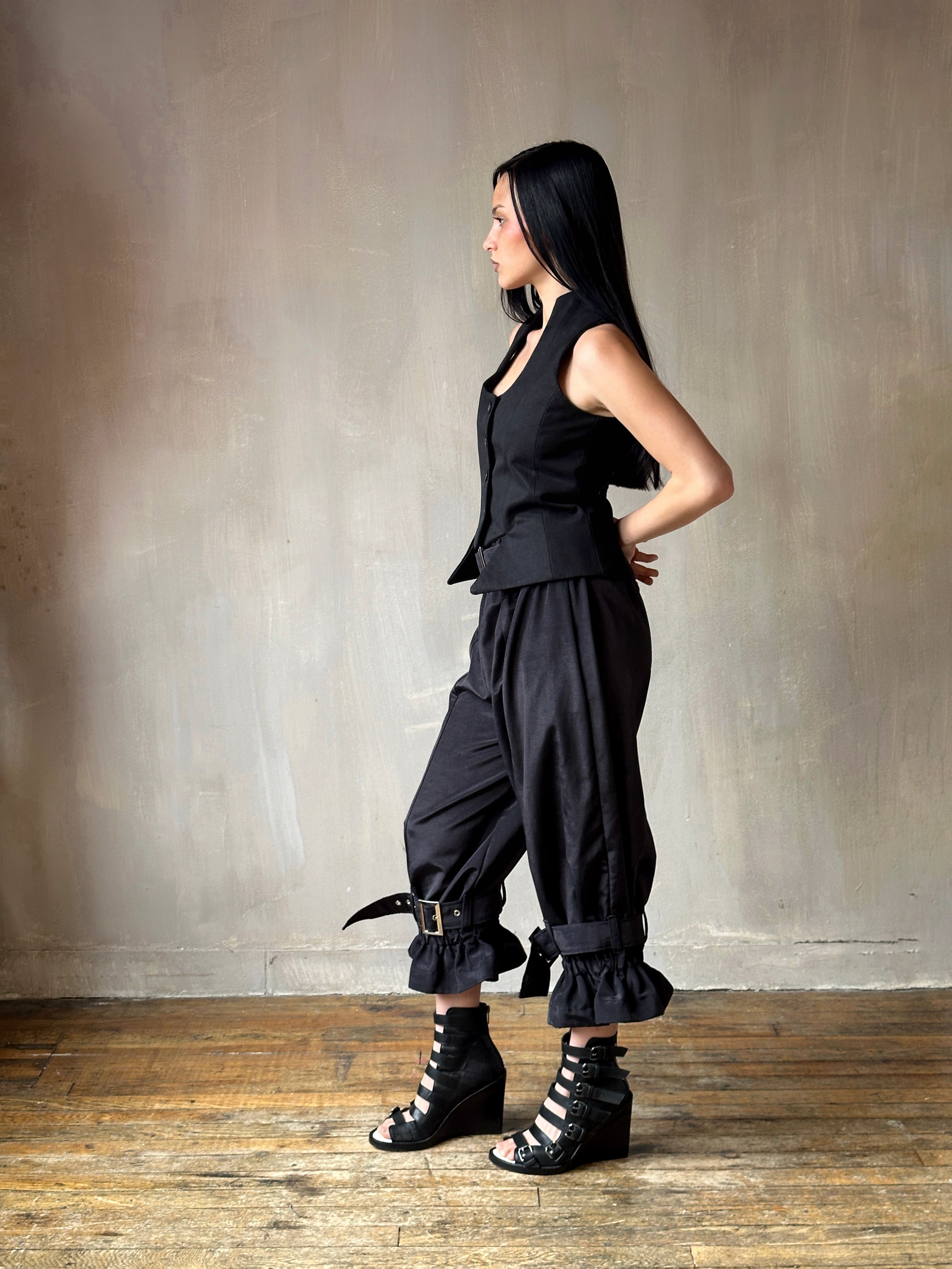 Spring '25: "pirate bloomers" with Belt and Leg Straps in Black Twill Taffeta (Pre-Order, limited Edition)