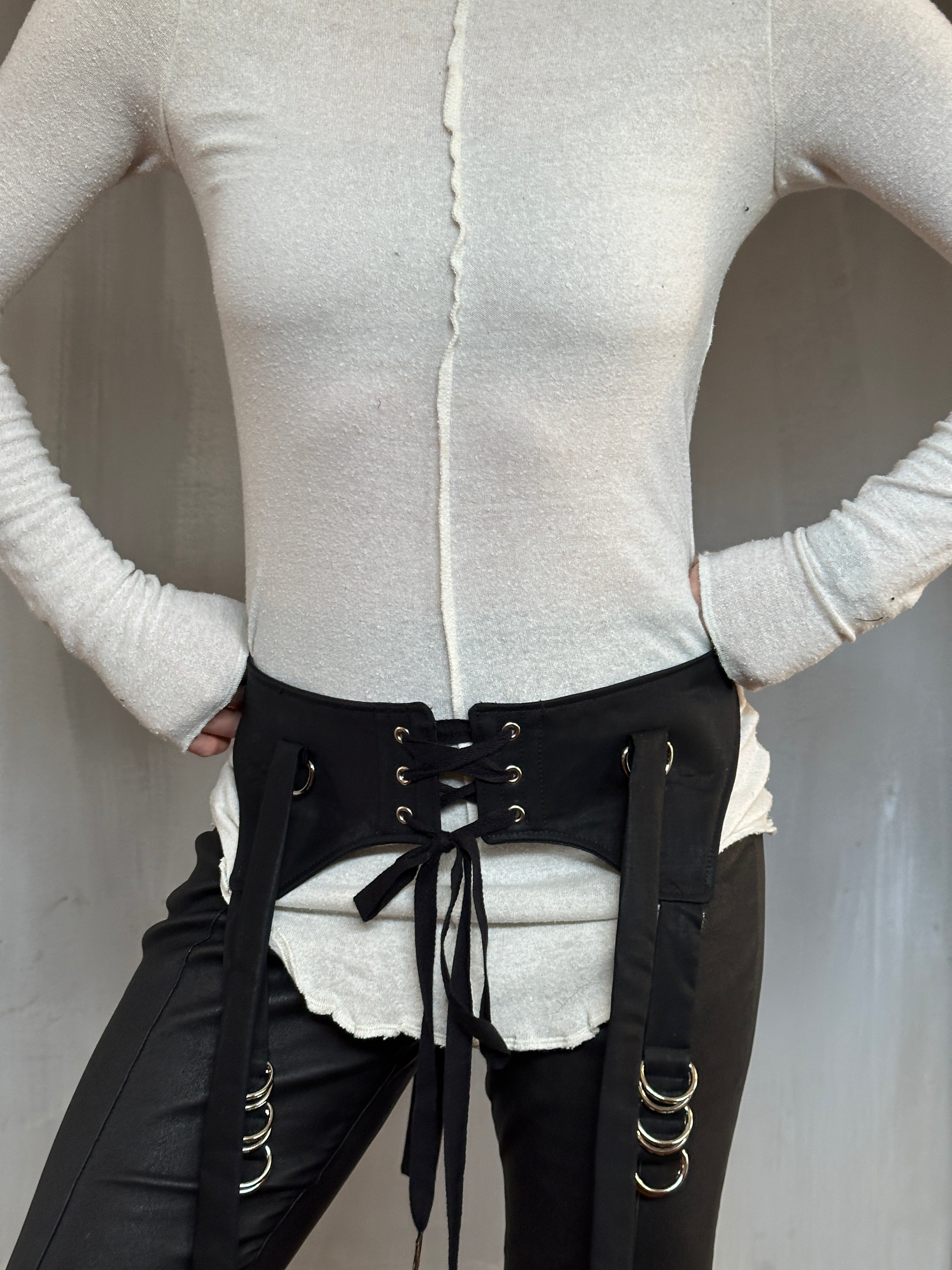 Sample Sale: Garter Belt for Skirts in Wool Sateen (Size I)
