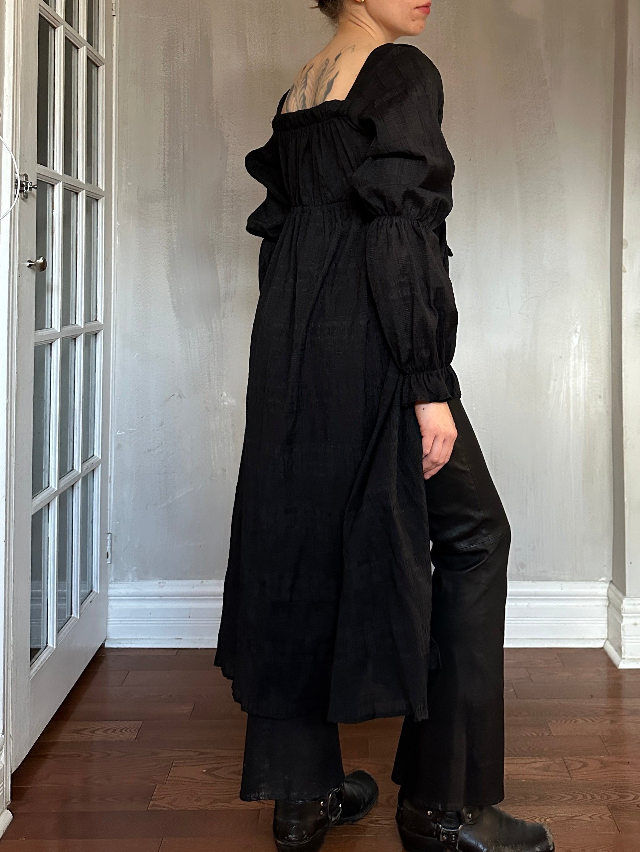 Sample Sale: Chemise de la Reine Duster in Black with Long Sleeves (Size I& VI)