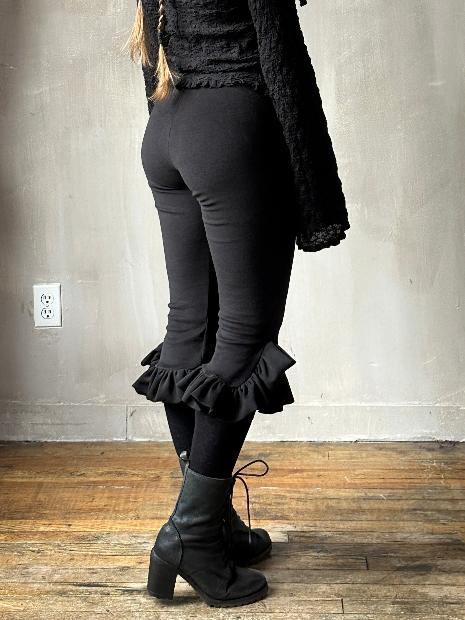 Sample Sale: Gathered Pocket Capri in Black Brushed Cotton (Size VI)