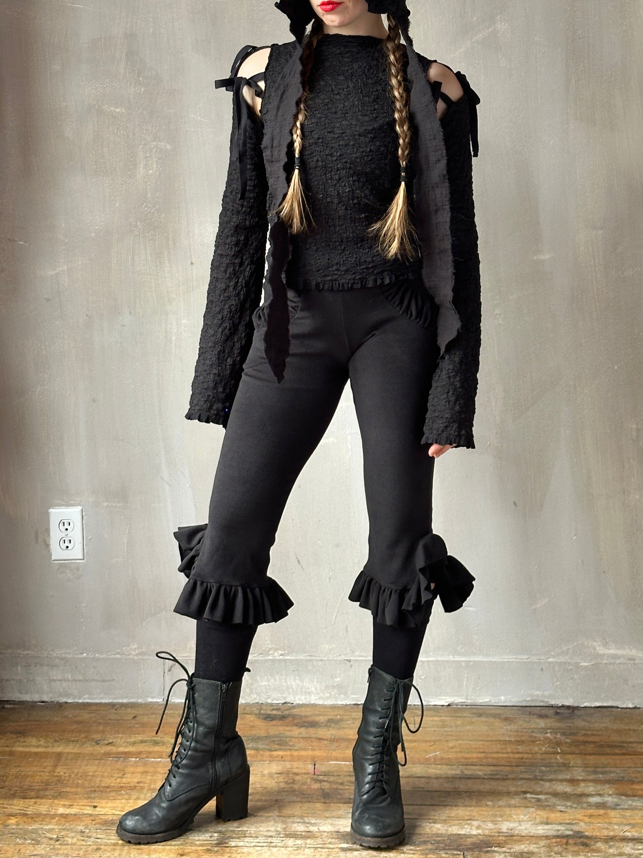 Sample Sale: Gathered Pocket Capri in Black Brushed Cotton (Size VI)