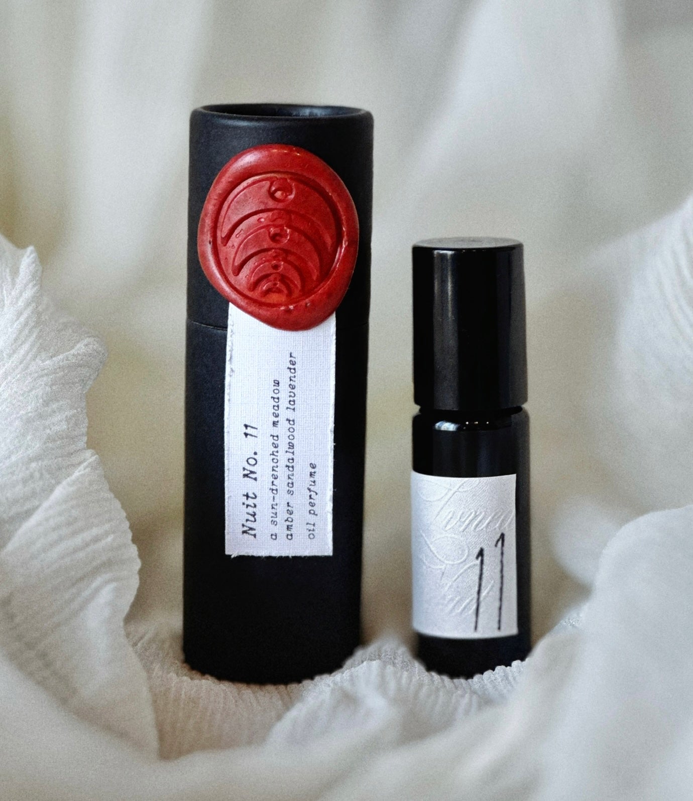 NUIT No. 11 Botanical Oil Perfume