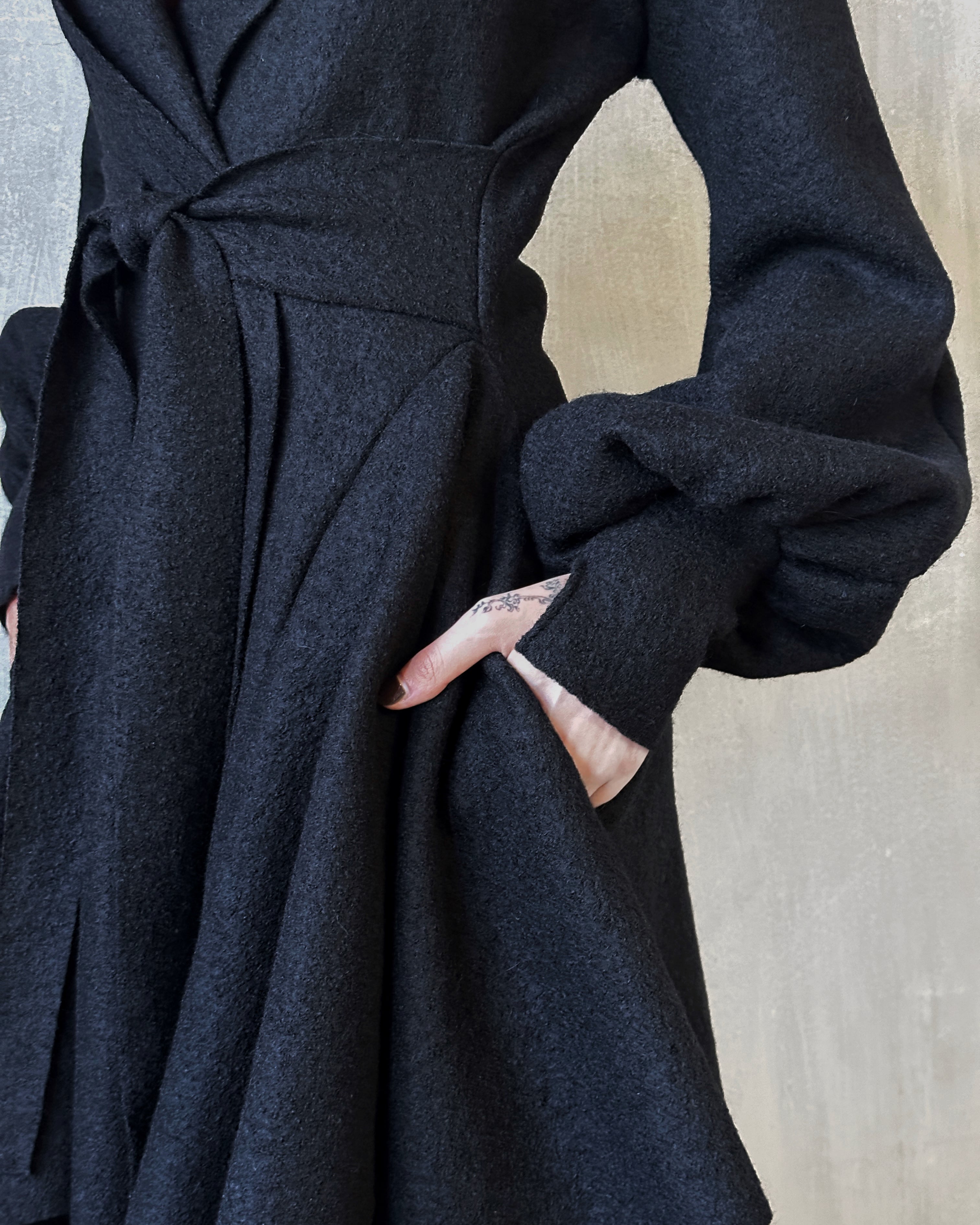 FW'24: Tournure Coat in Pure Wool Black