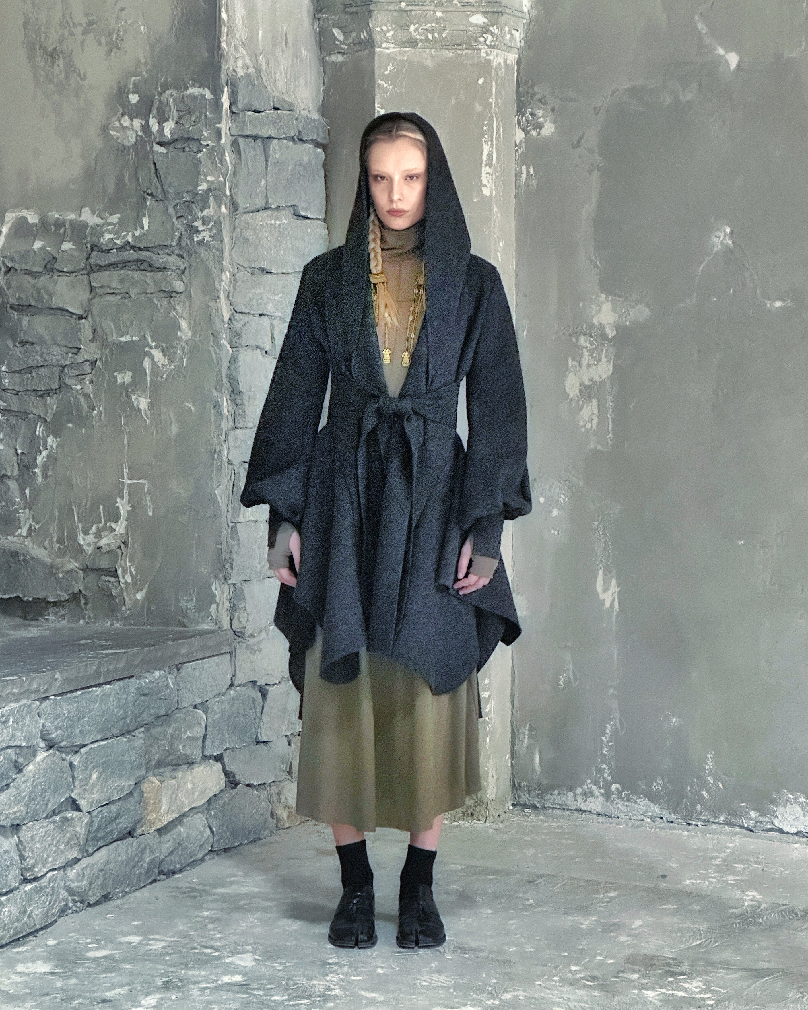 Tournure Coat in Pure Wool (Dark Heather Grey)