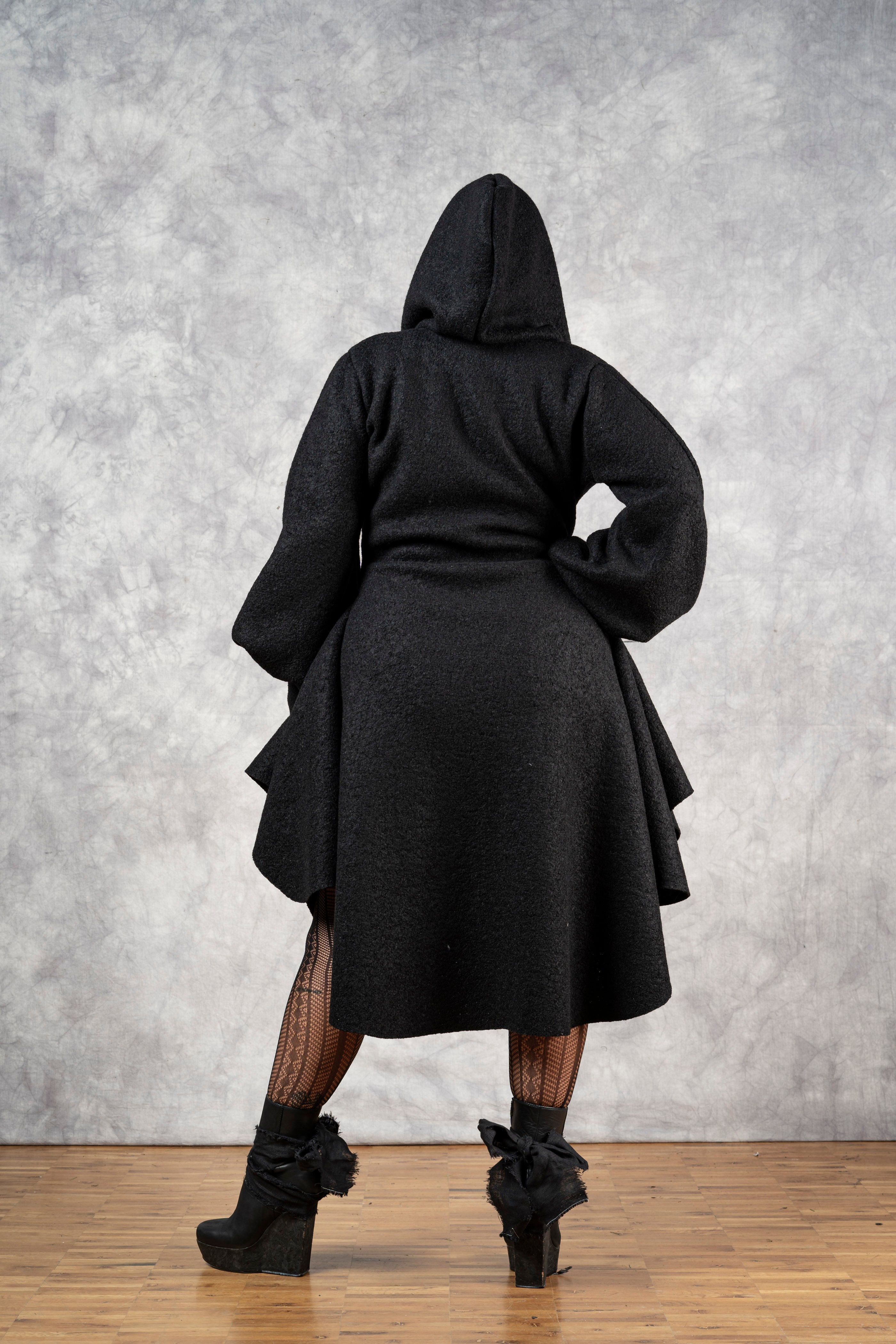 FW'24: Tournure Coat in Pure Wool Black