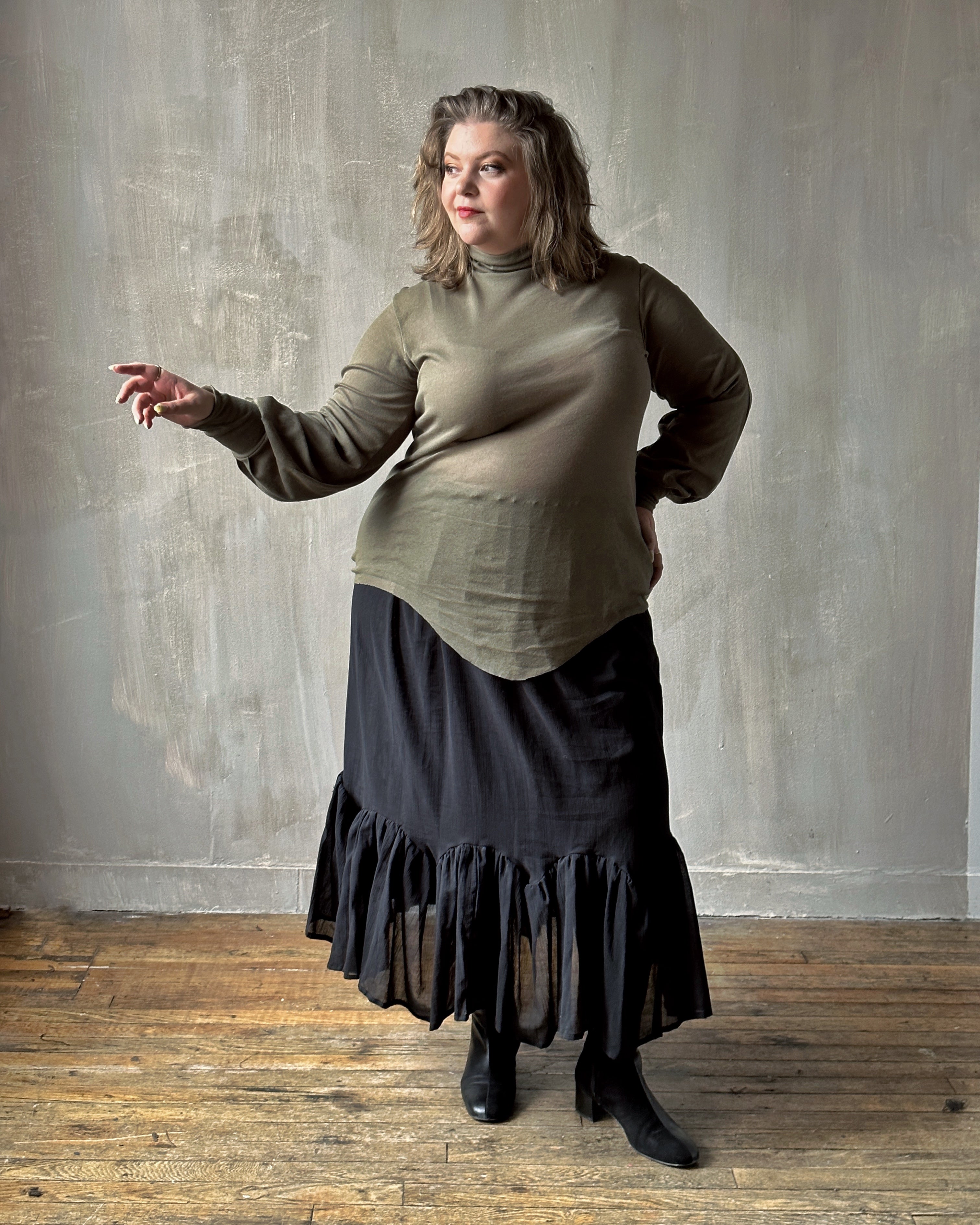 Bishop Sleeve Hourglass Tunic (Moss Green)