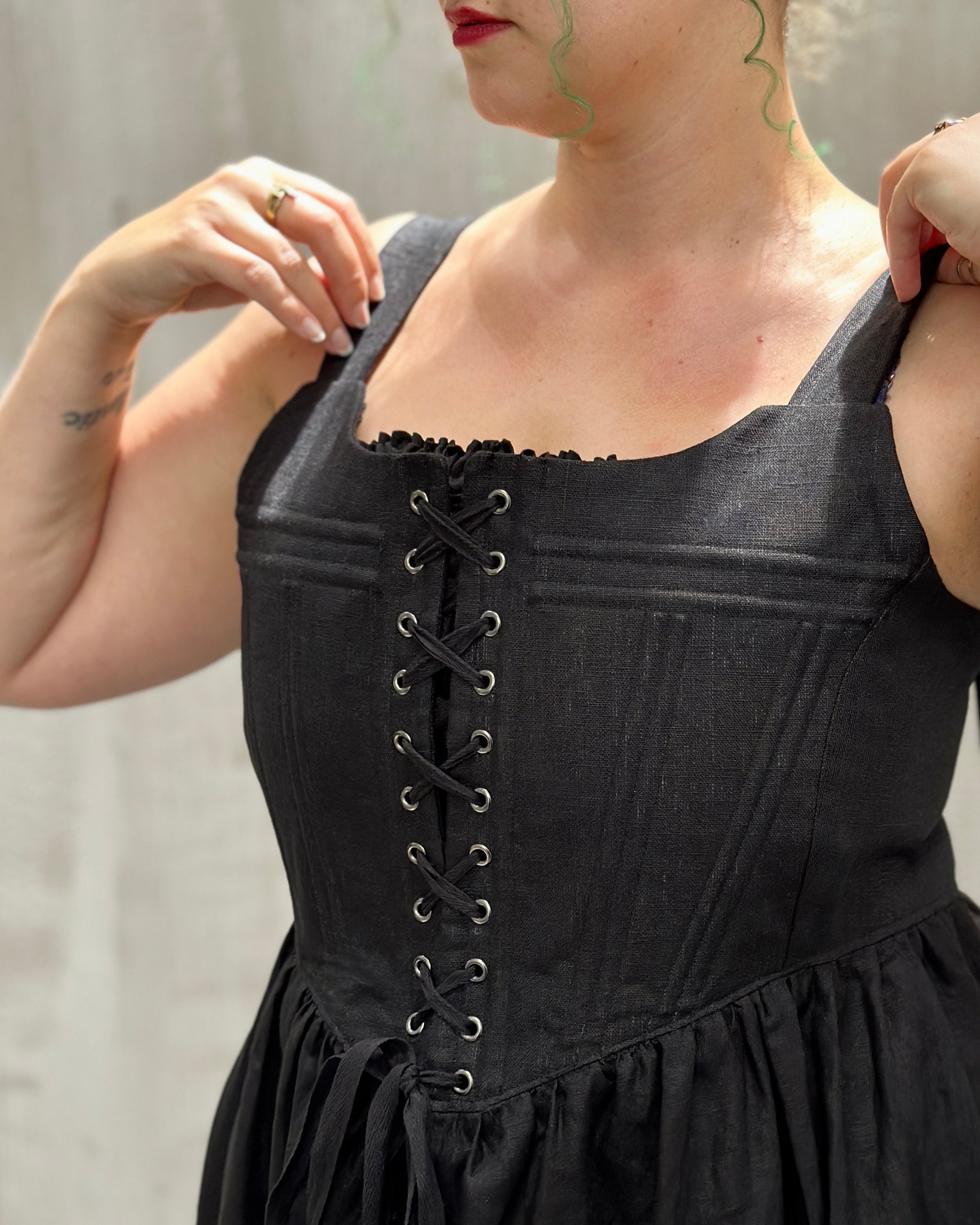 Caterina Stays Gown in Black Linen