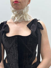 Sample Sale: High Ruff Collar in Ivory (One Size)