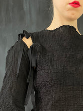 Detached Sleeve Top in Black Crinkled Cotton